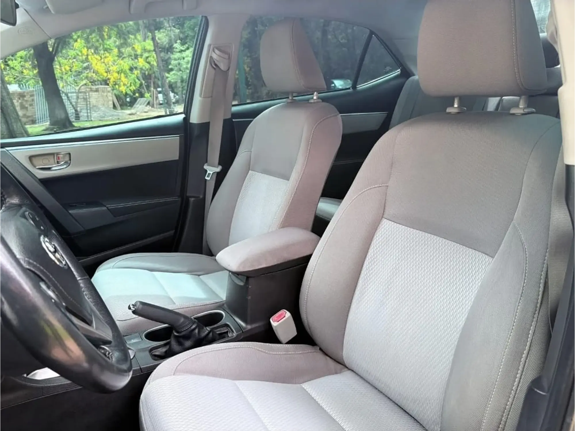 TOYOTA COROLLA 1.8 LE AT 2016 9