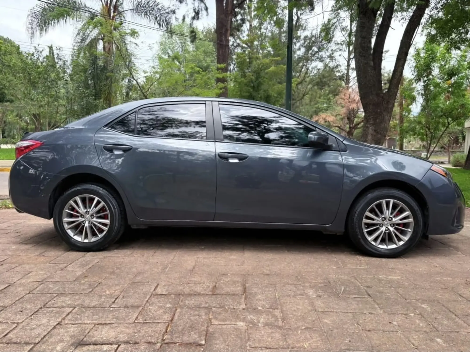 TOYOTA COROLLA 1.8 LE AT 2016 7