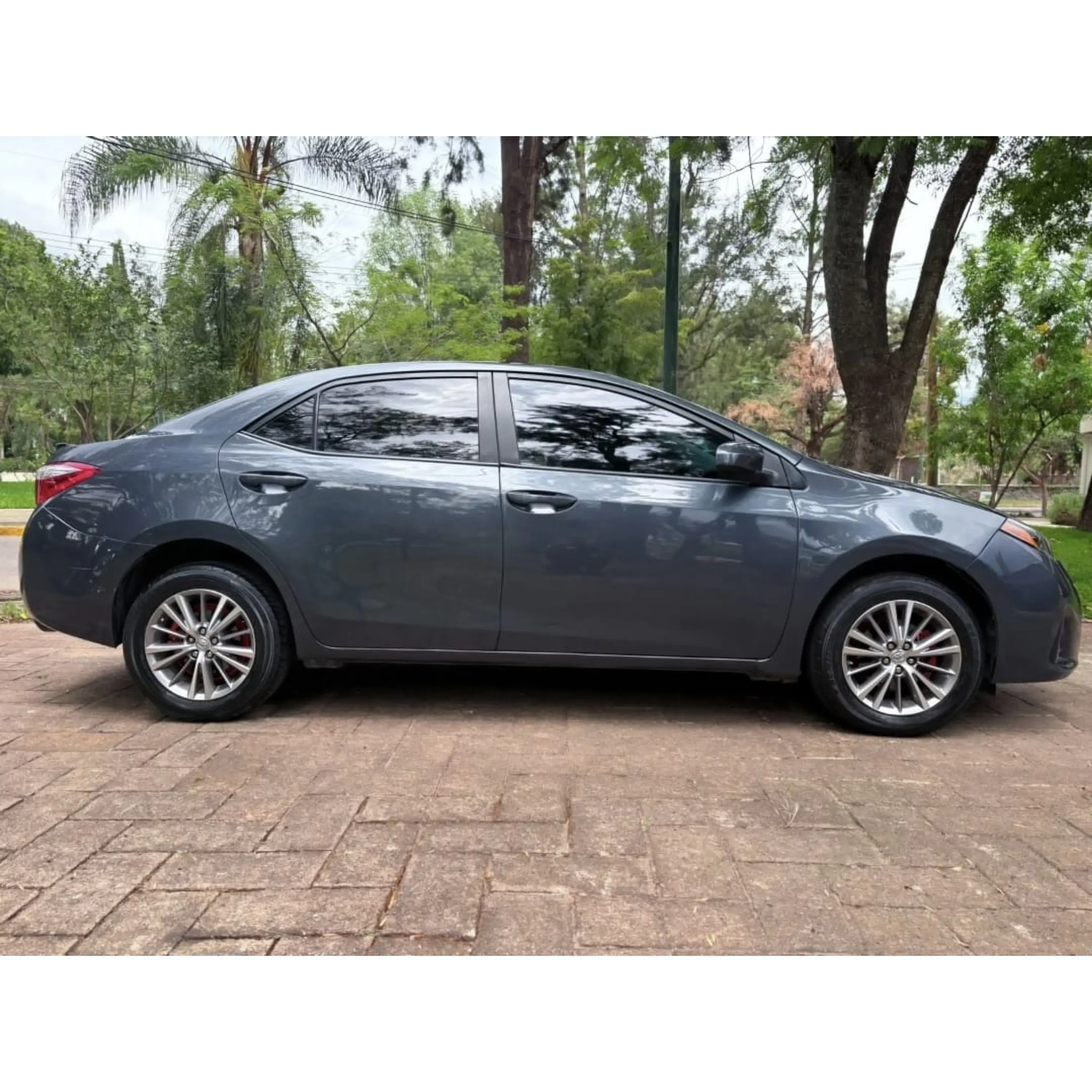 TOYOTA COROLLA 1.8 LE AT 2016 7