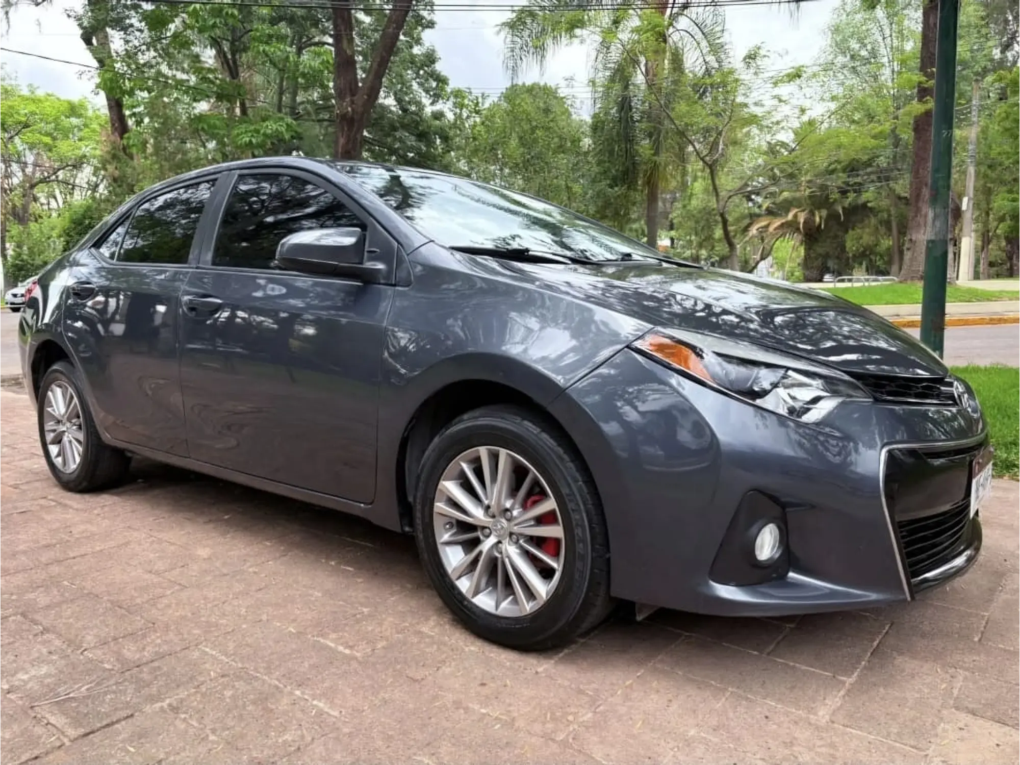 TOYOTA COROLLA 1.8 LE AT 2016 1