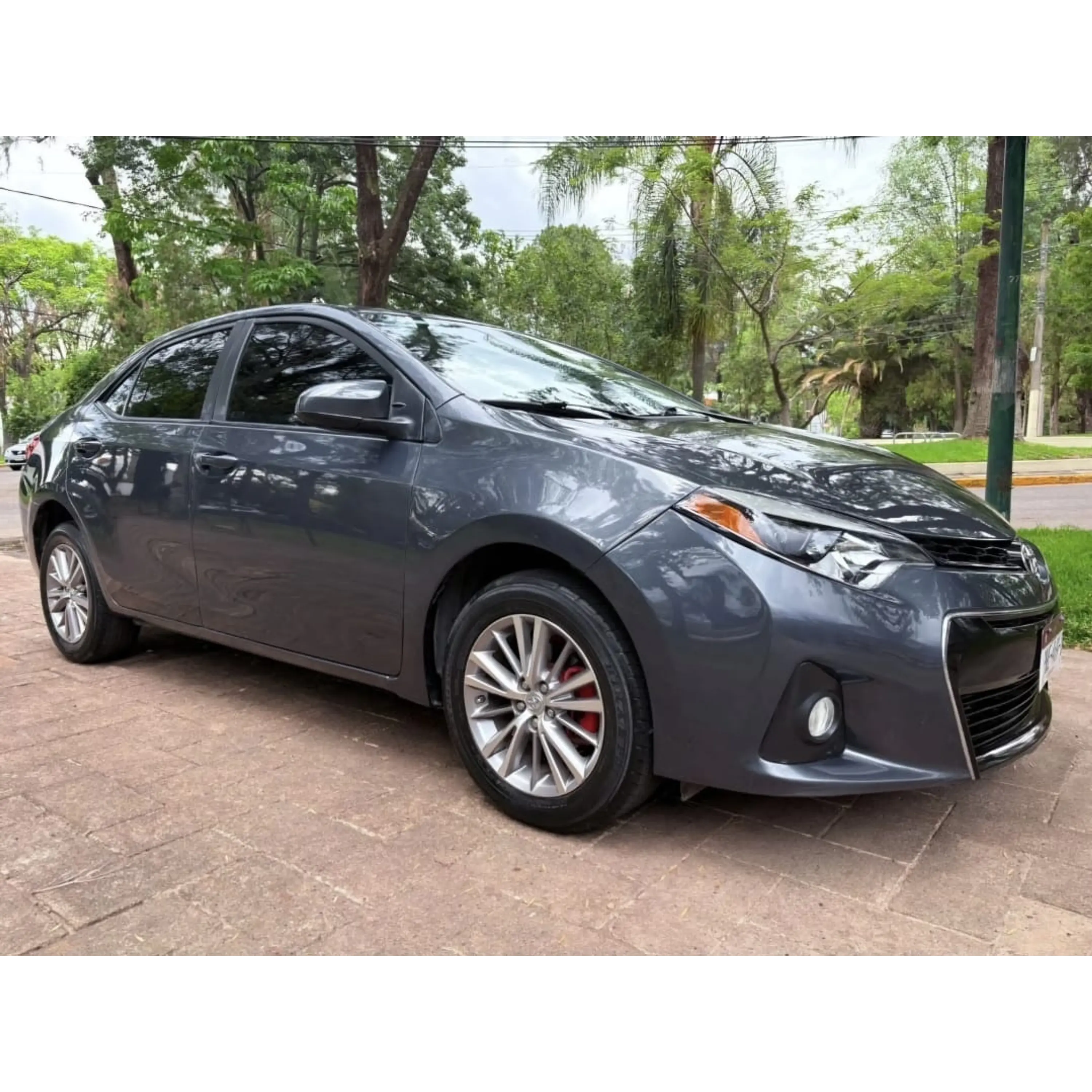 TOYOTA COROLLA 1.8 LE AT 2016 1