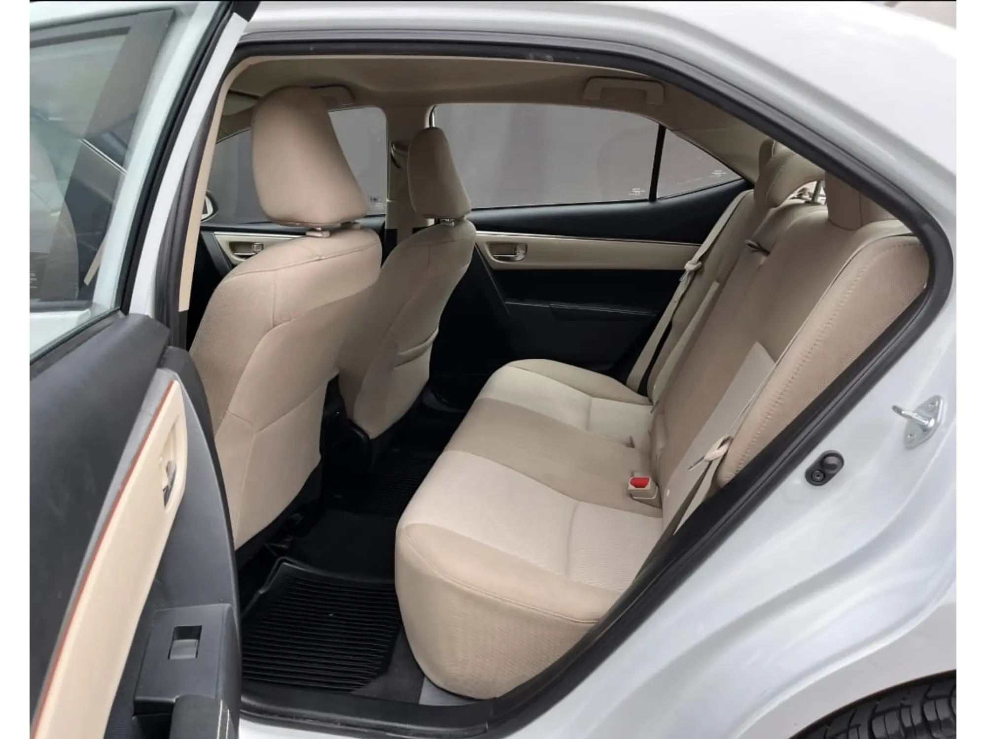 TOYOTA COROLLA 1.8 LE AT 2016 9