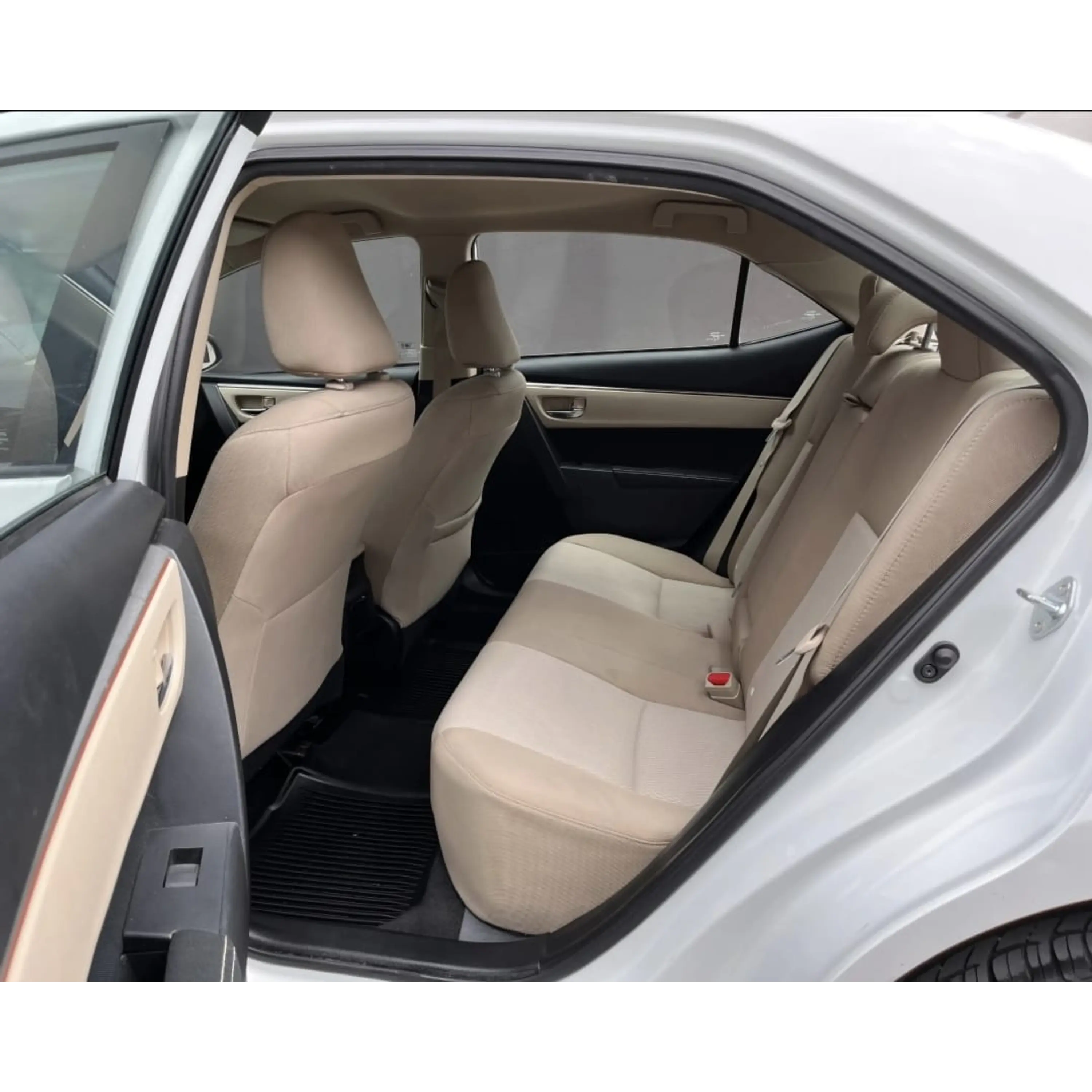 TOYOTA COROLLA 1.8 LE AT 2016 9