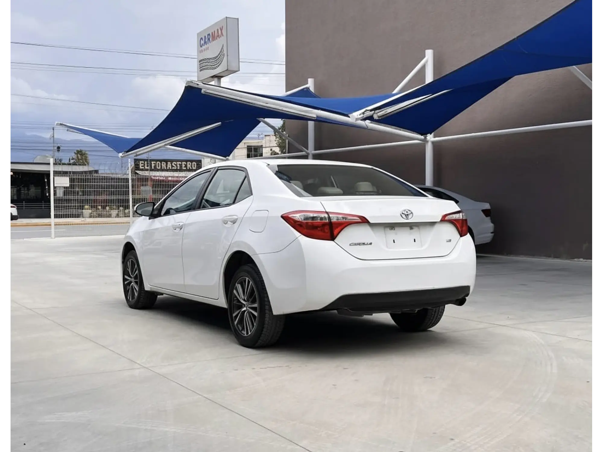 TOYOTA COROLLA 1.8 LE AT 2016 4