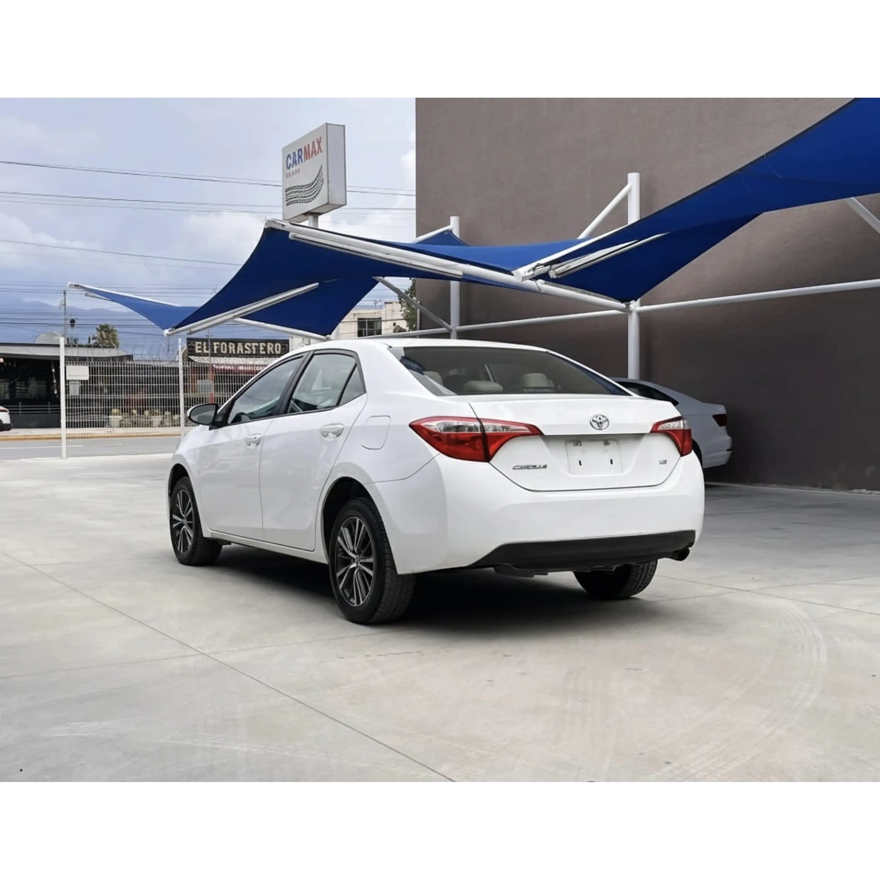 TOYOTA COROLLA 1.8 LE AT 2016 4