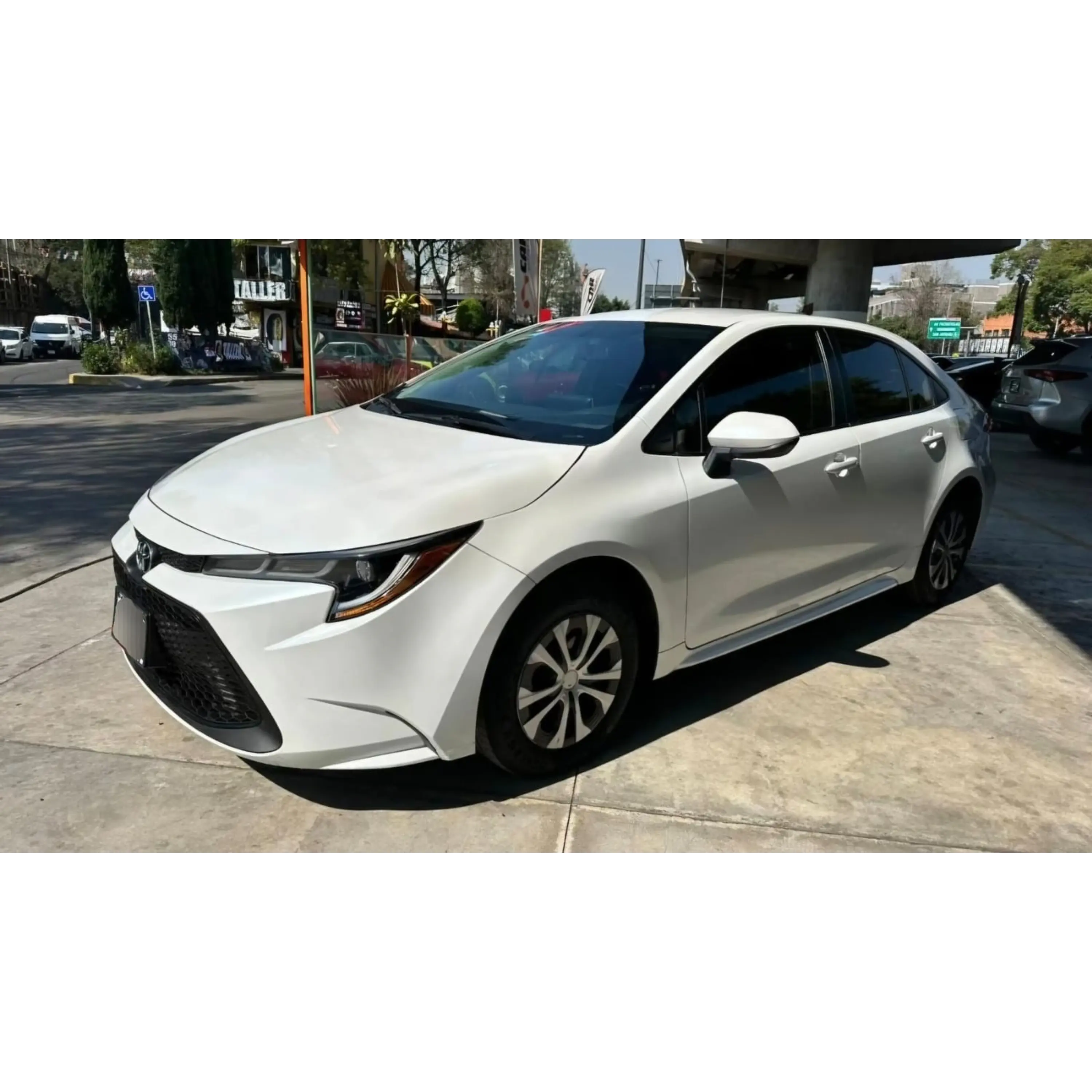 TOYOTA COROLLA 1.8 HYBRID AT 2022 1