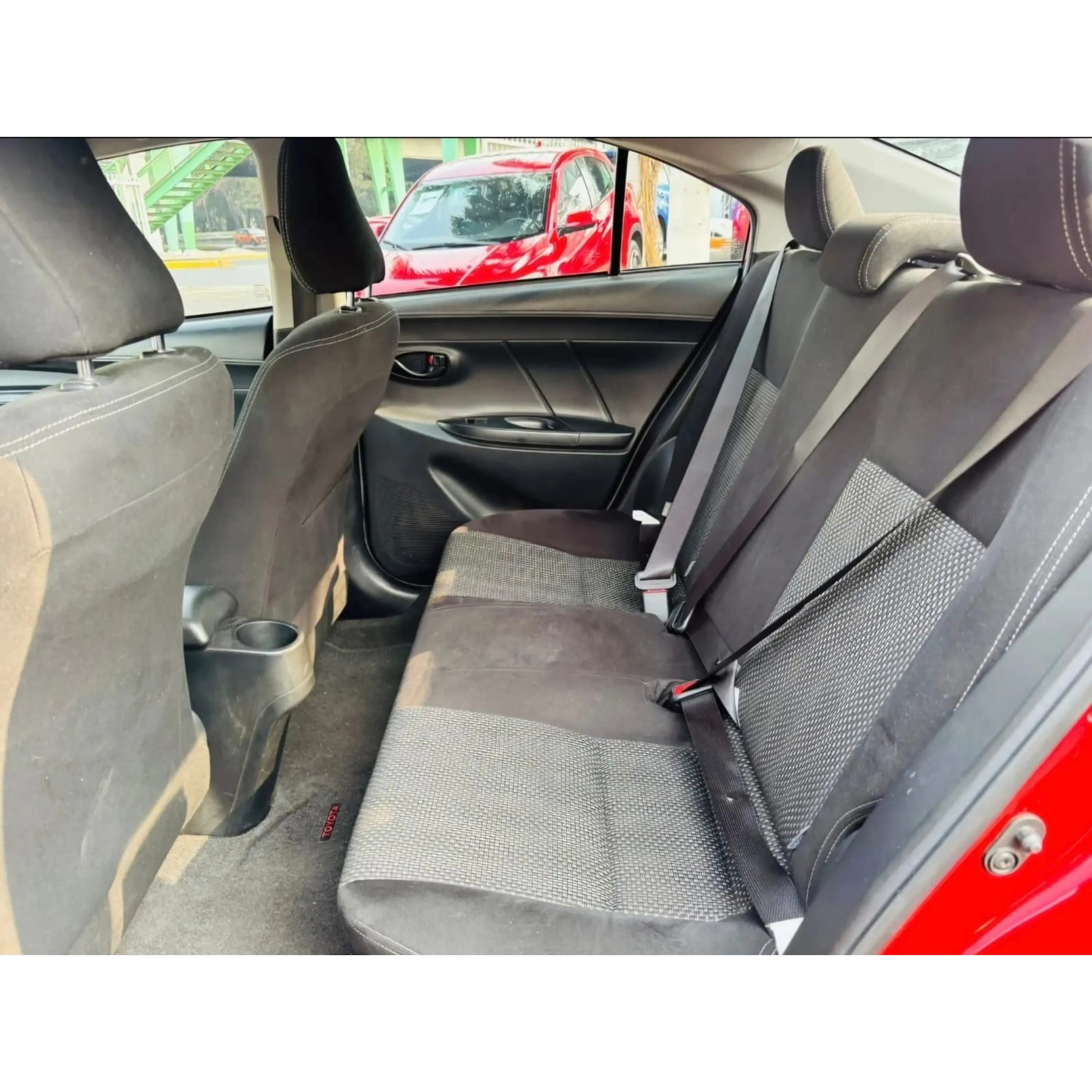 TOYOTA YARIS 1.5 CORE AT 2017 11