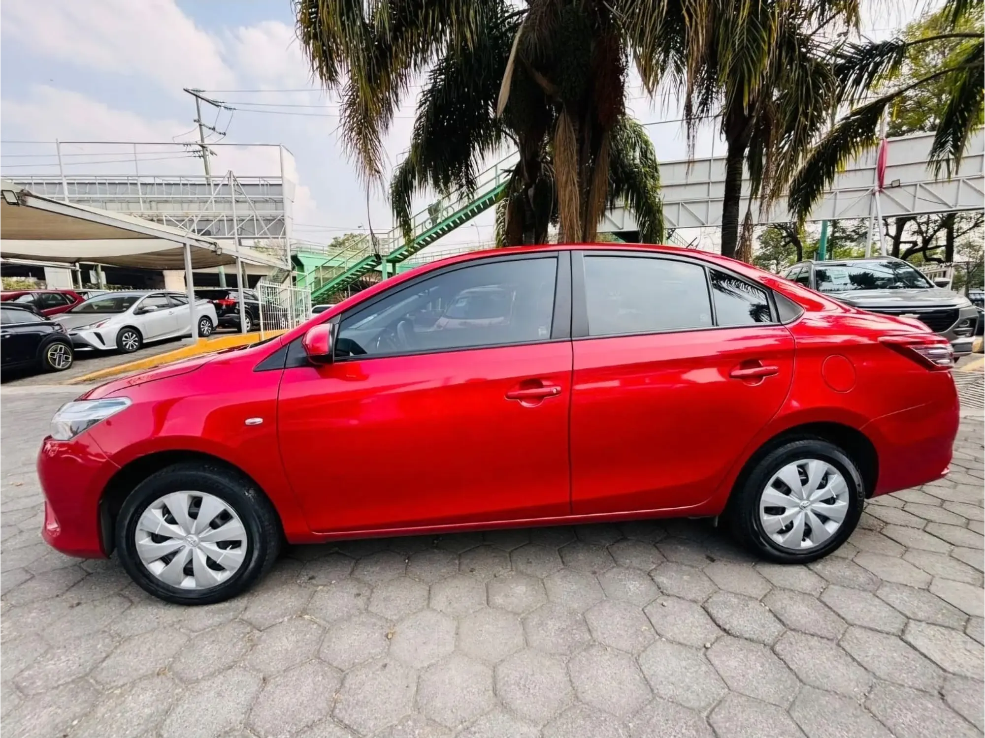 TOYOTA YARIS 1.5 CORE AT 2017 8