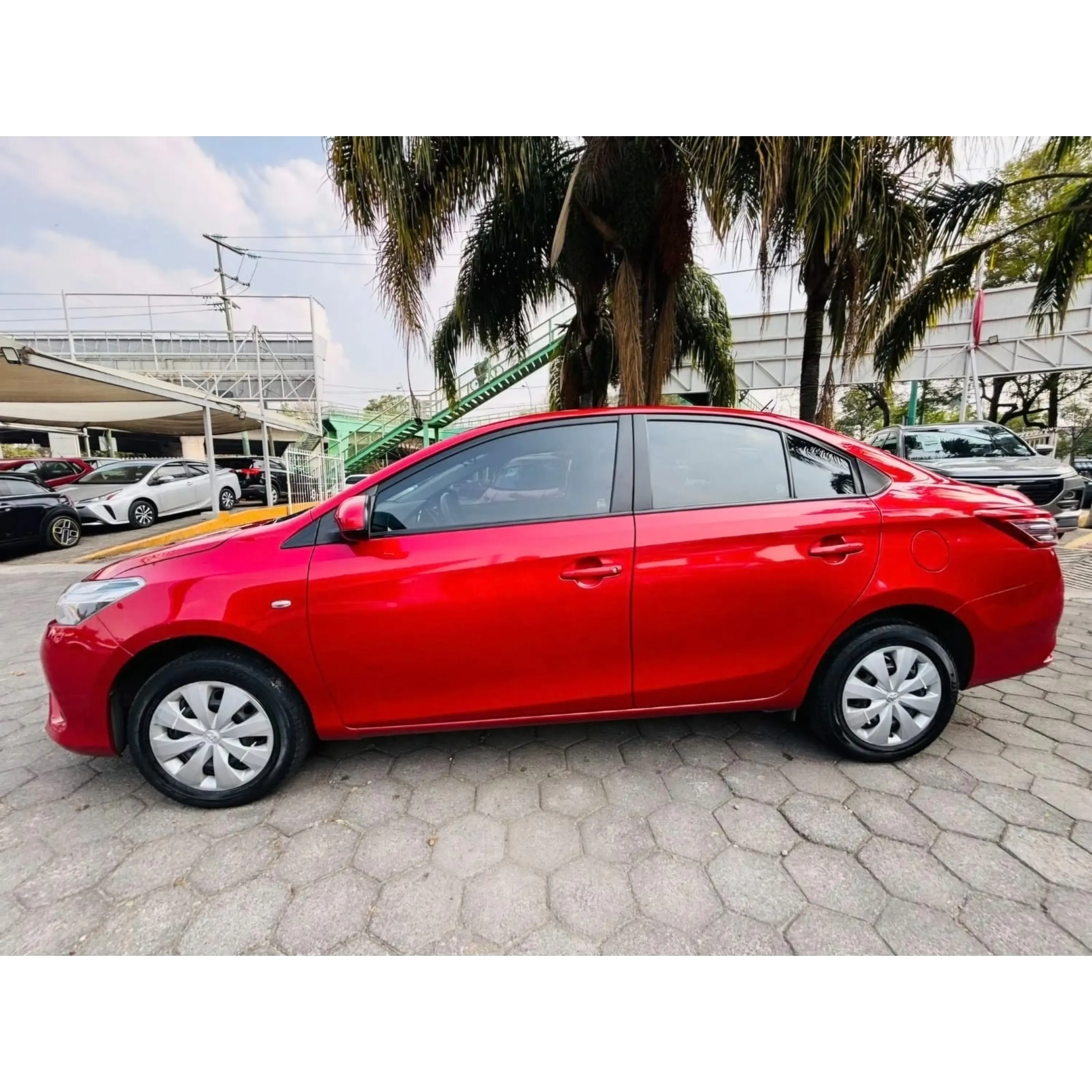 TOYOTA YARIS 1.5 CORE AT 2017 8