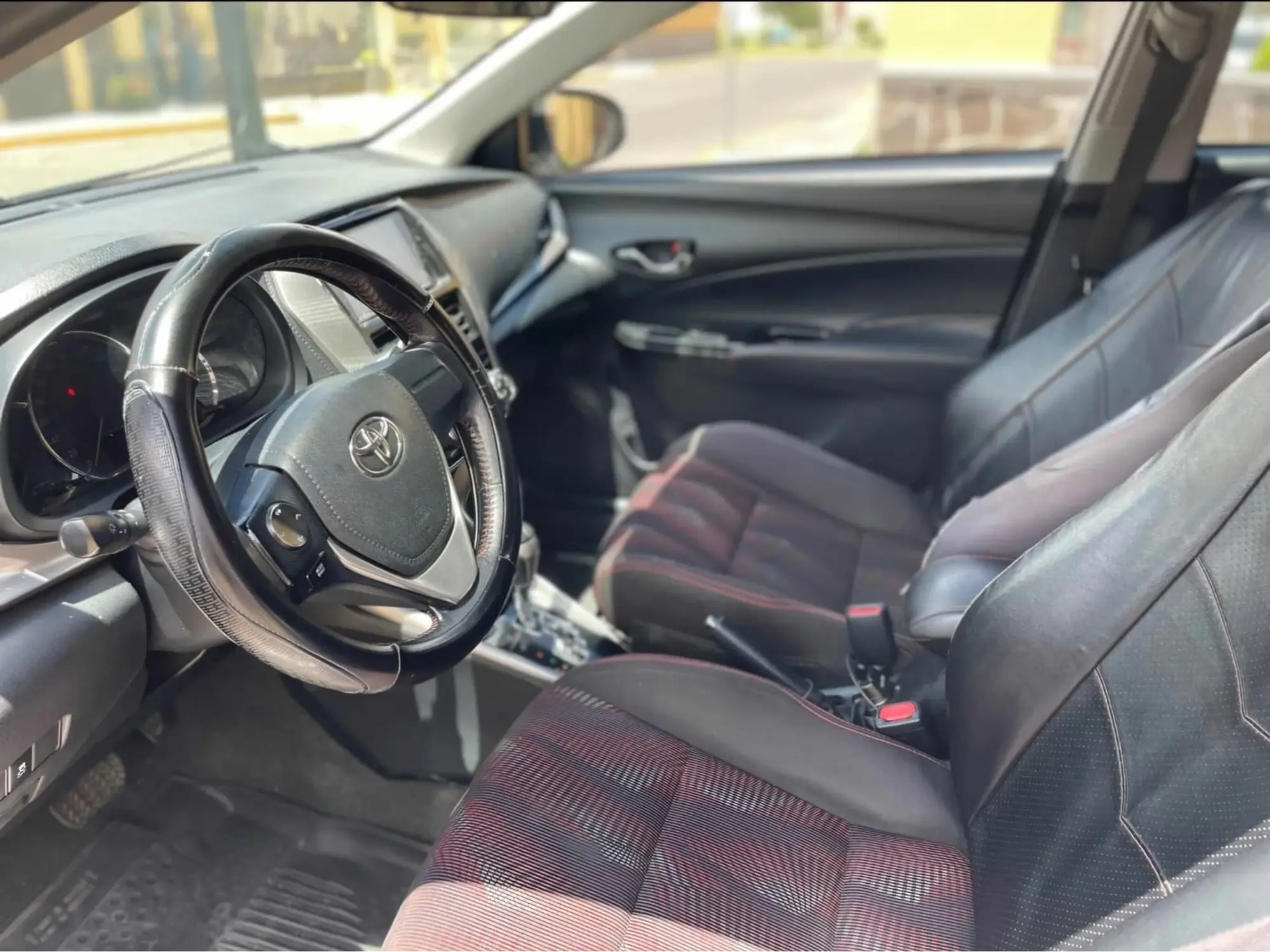TOYOTA YARIS 1.5 S AT 2018 7