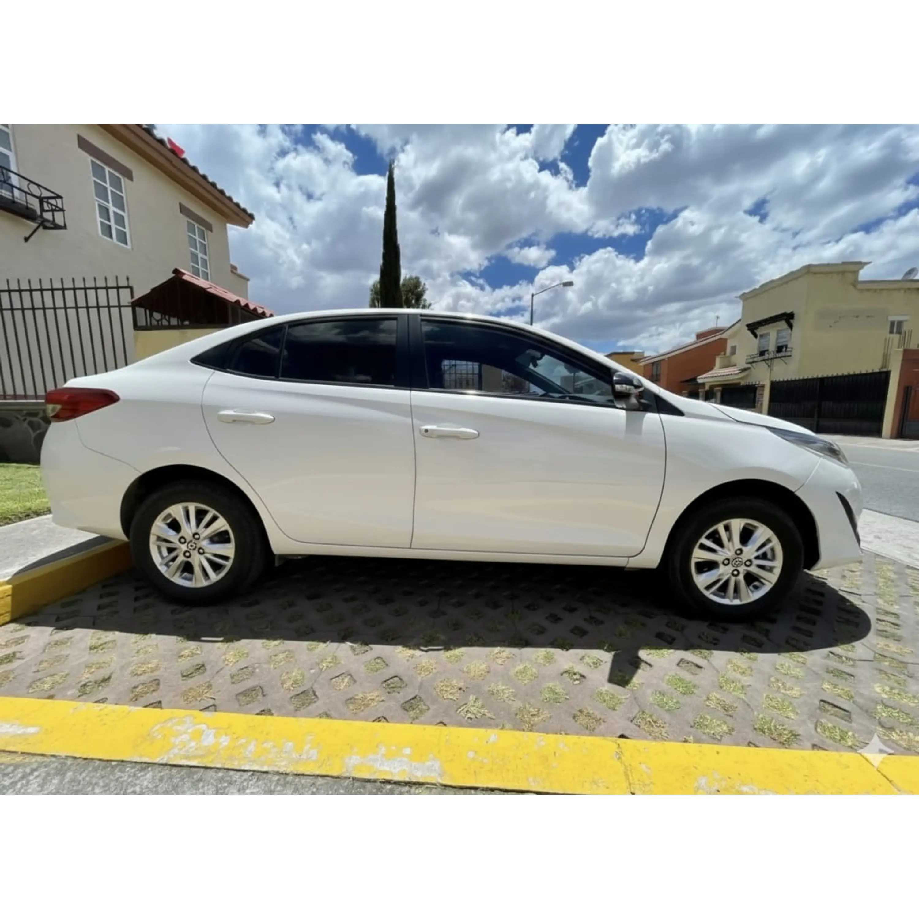 TOYOTA YARIS 1.5 S AT 2018 4