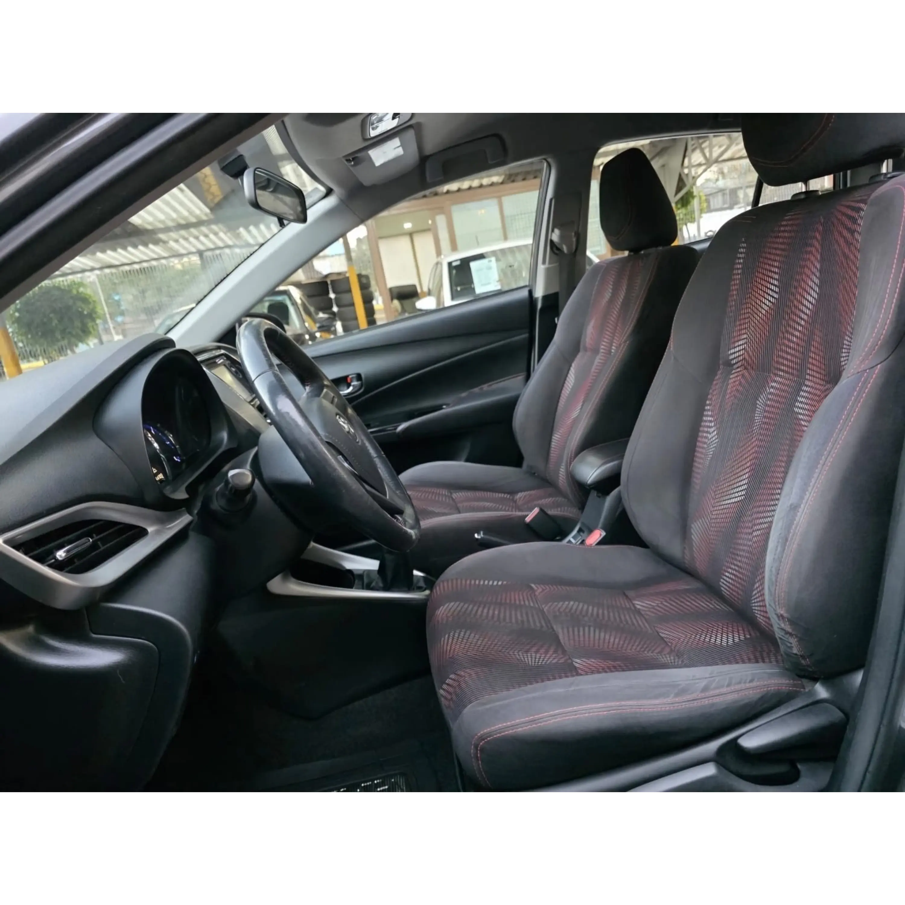 TOYOTA YARIS 1.5 S MT 2018 11