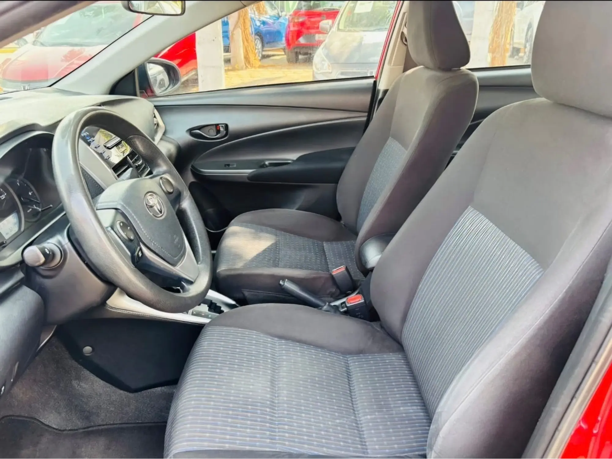 TOYOTA YARIS 1.5 CORE AT 2020 10