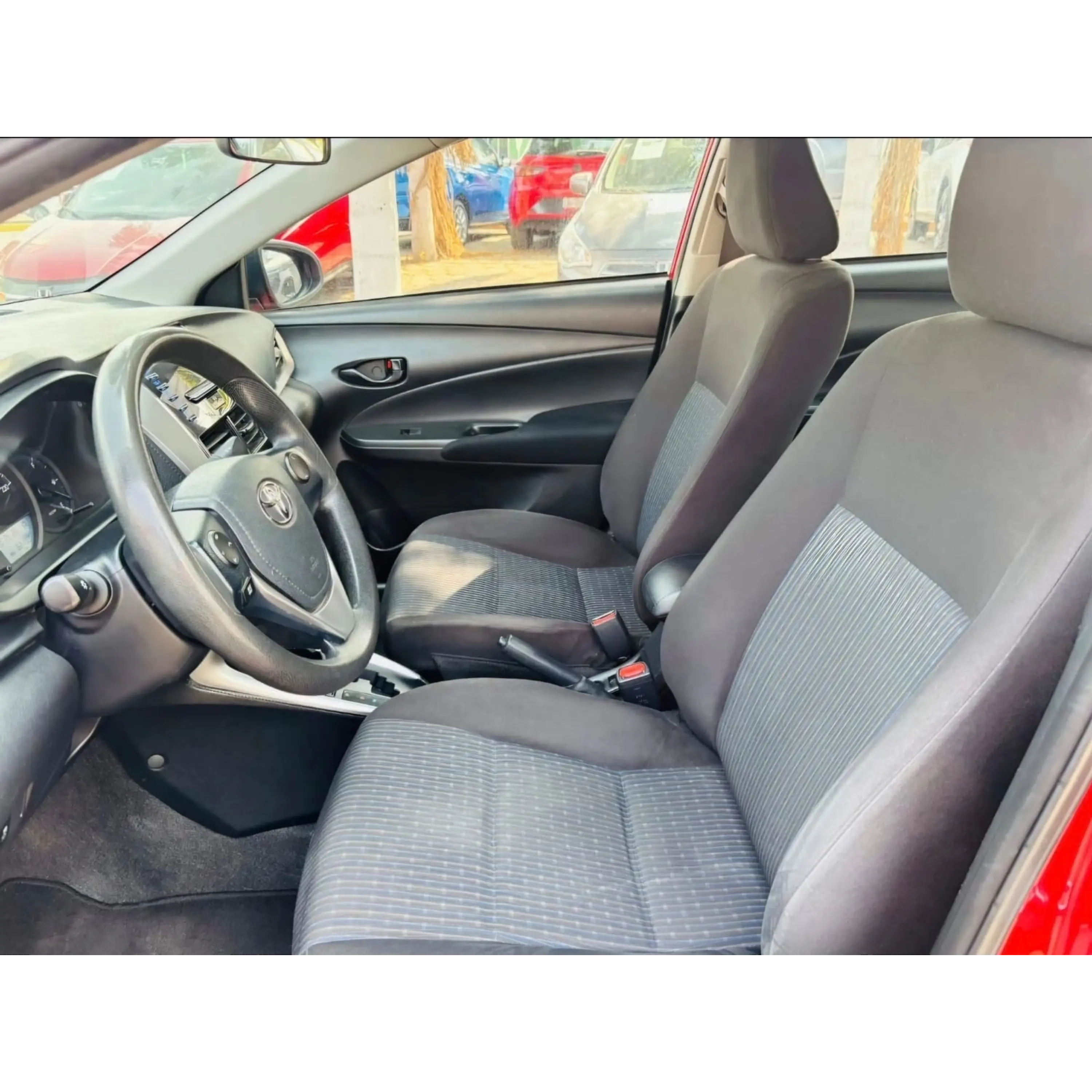 TOYOTA YARIS 1.5 CORE AT 2020 10