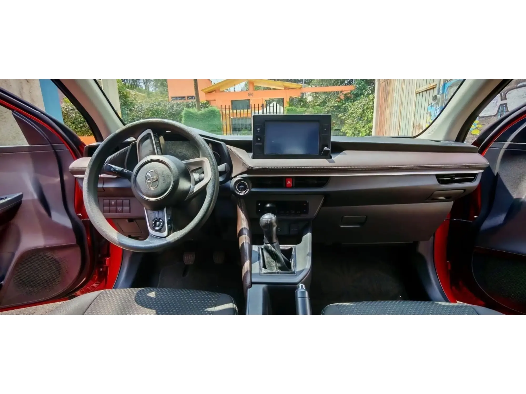 TOYOTA YARIS 1.5 MT 2023 7