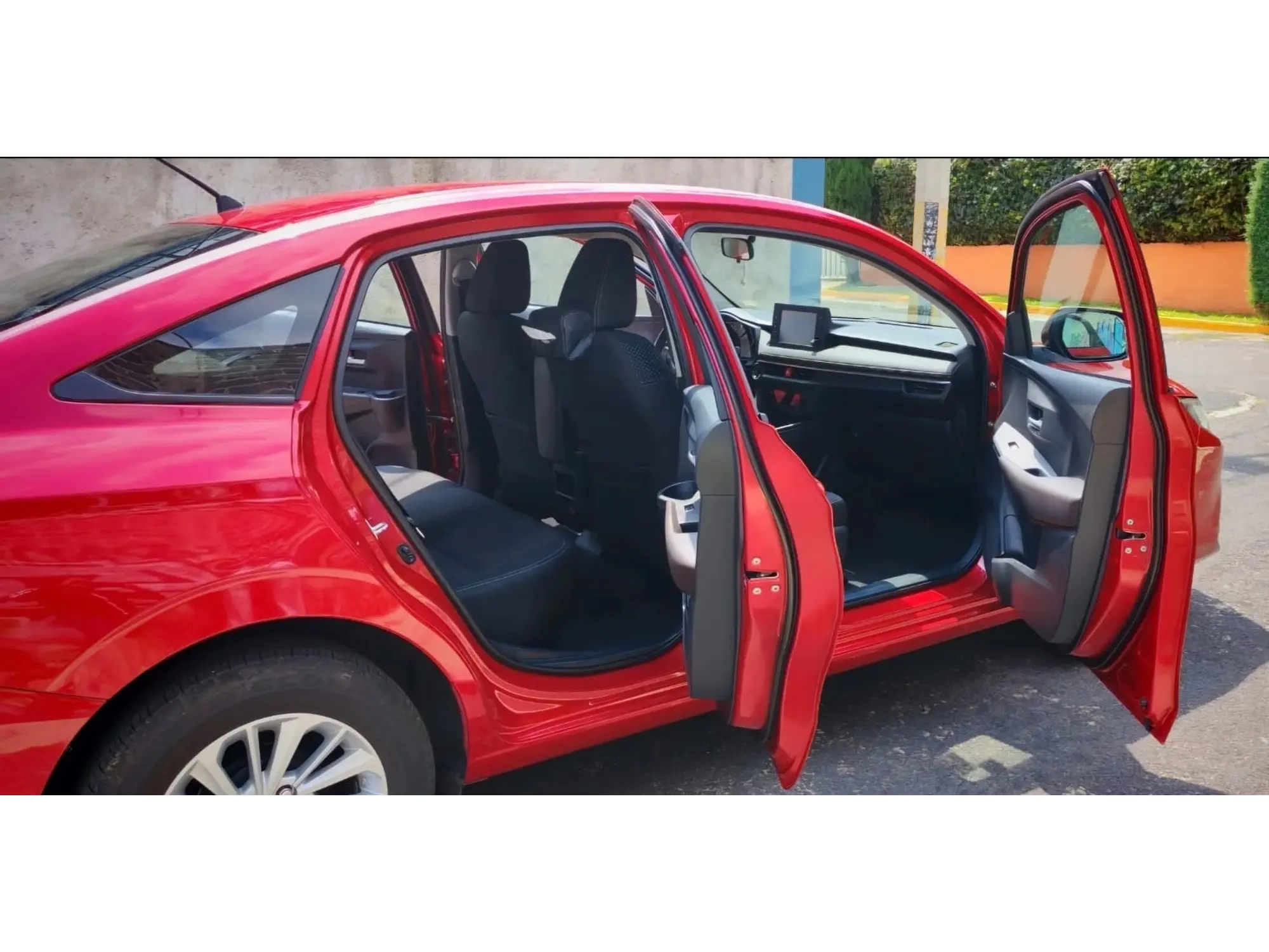 TOYOTA YARIS 1.5 MT 2023 6