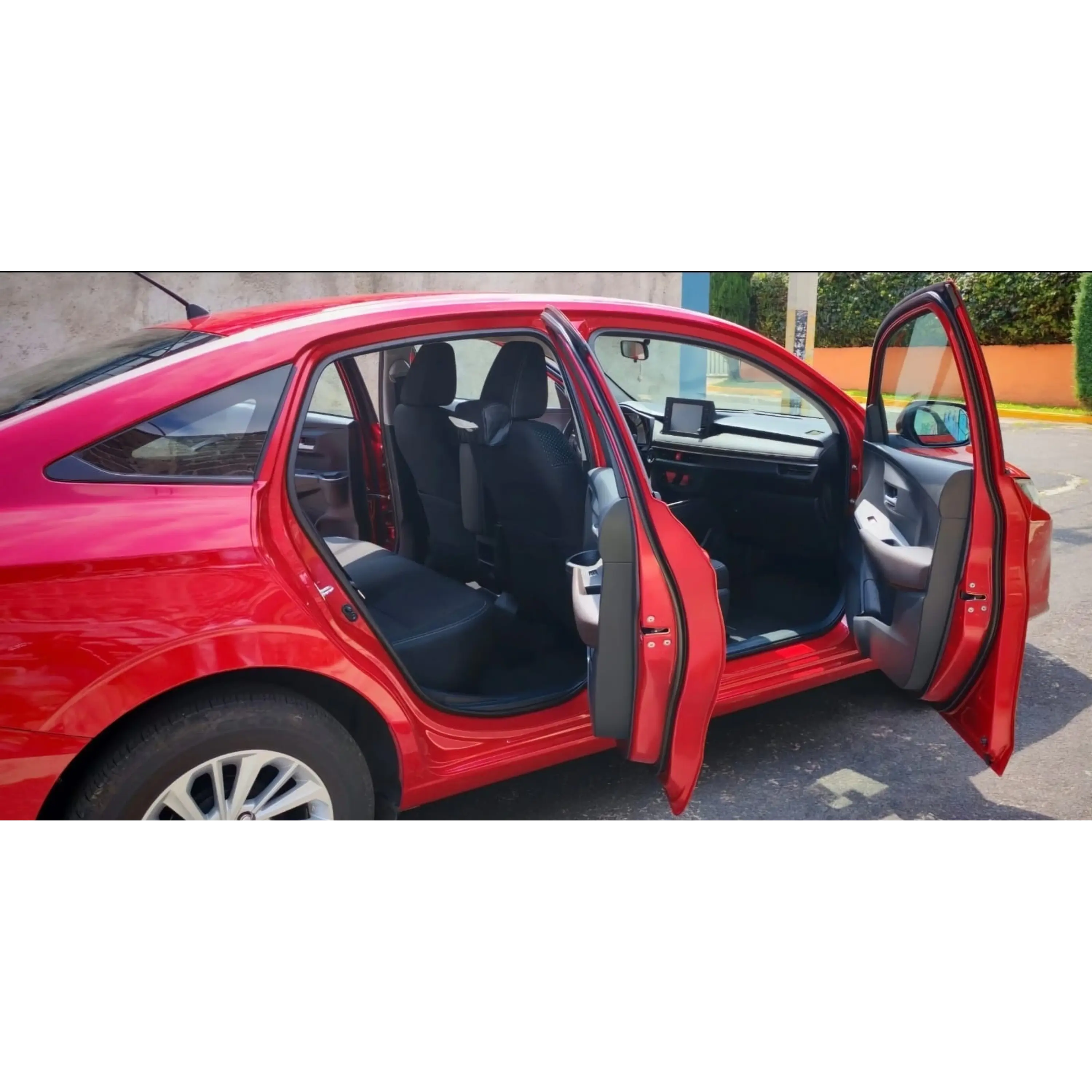 TOYOTA YARIS 1.5 MT 2023 6