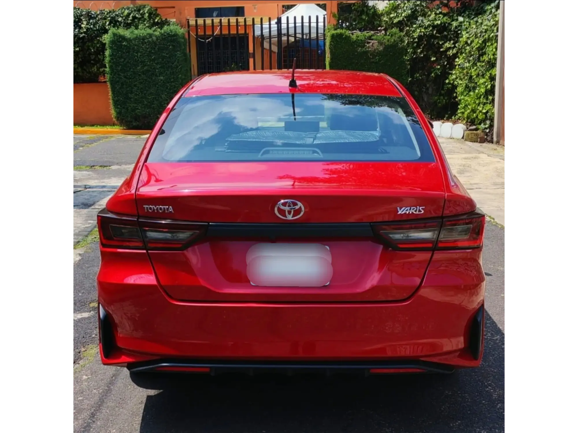 TOYOTA YARIS 1.5 MT 2023 4