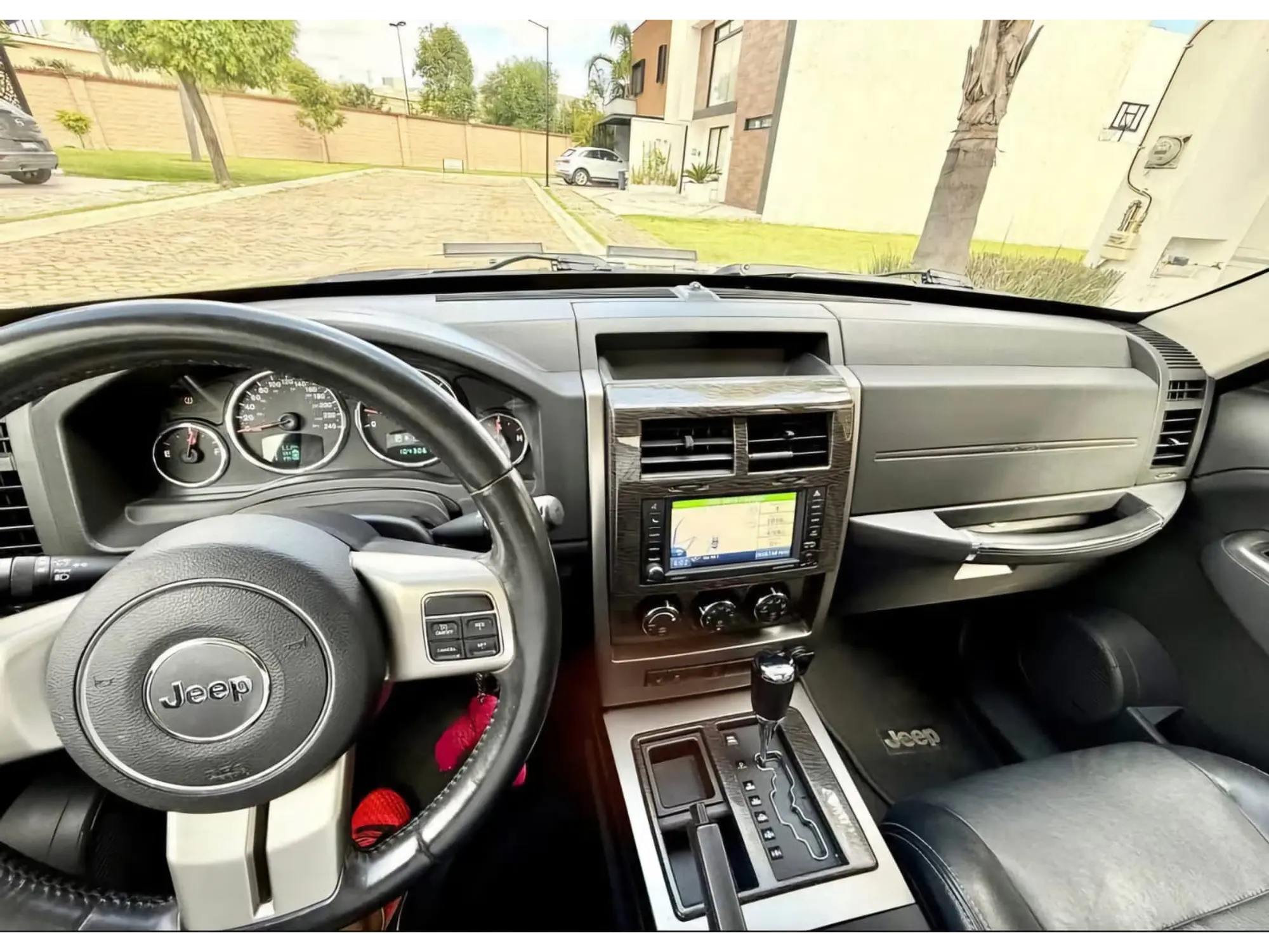 JEEP LIBERTY 3.7 SPORT AT 2012 6