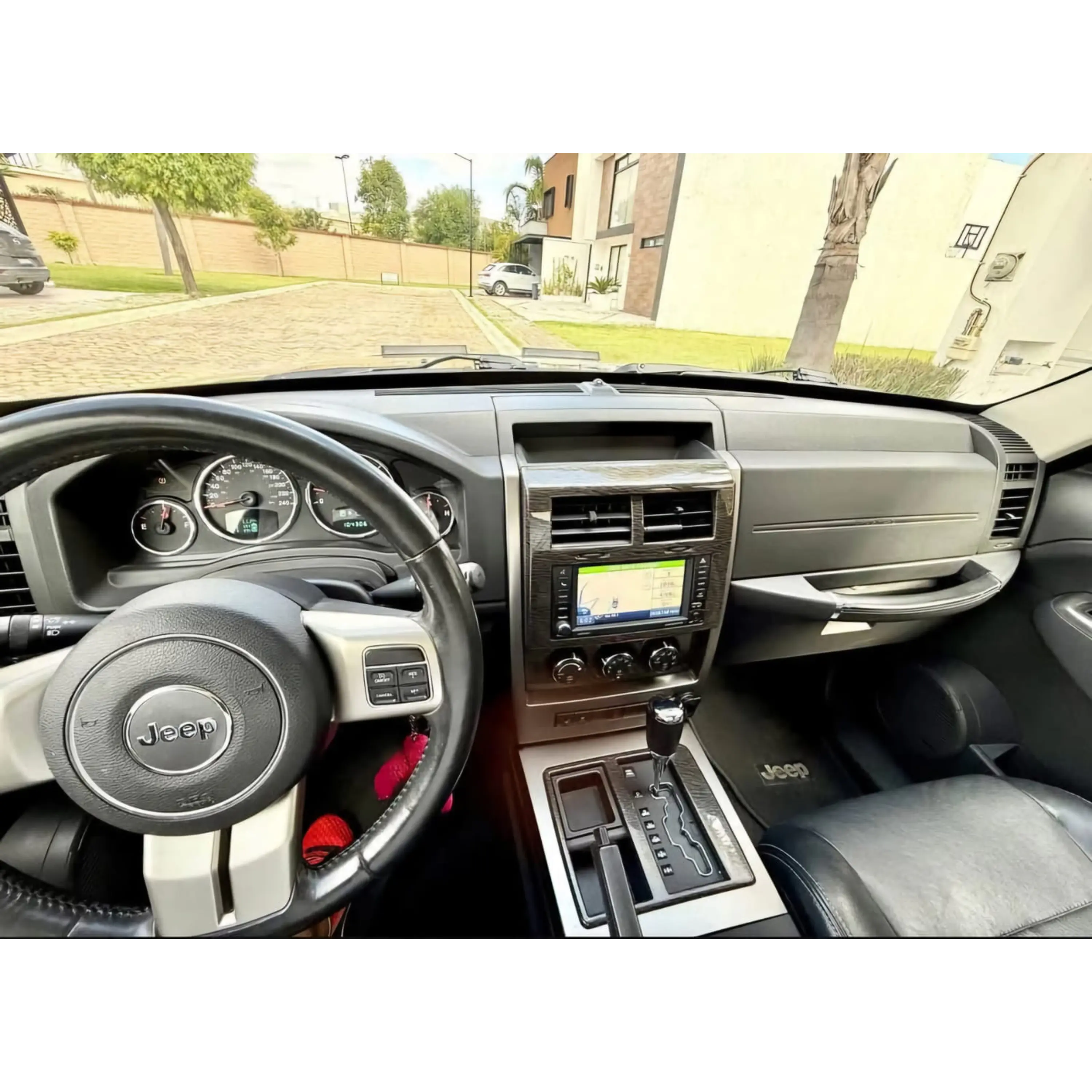 JEEP LIBERTY 3.7 SPORT AT 2012 6