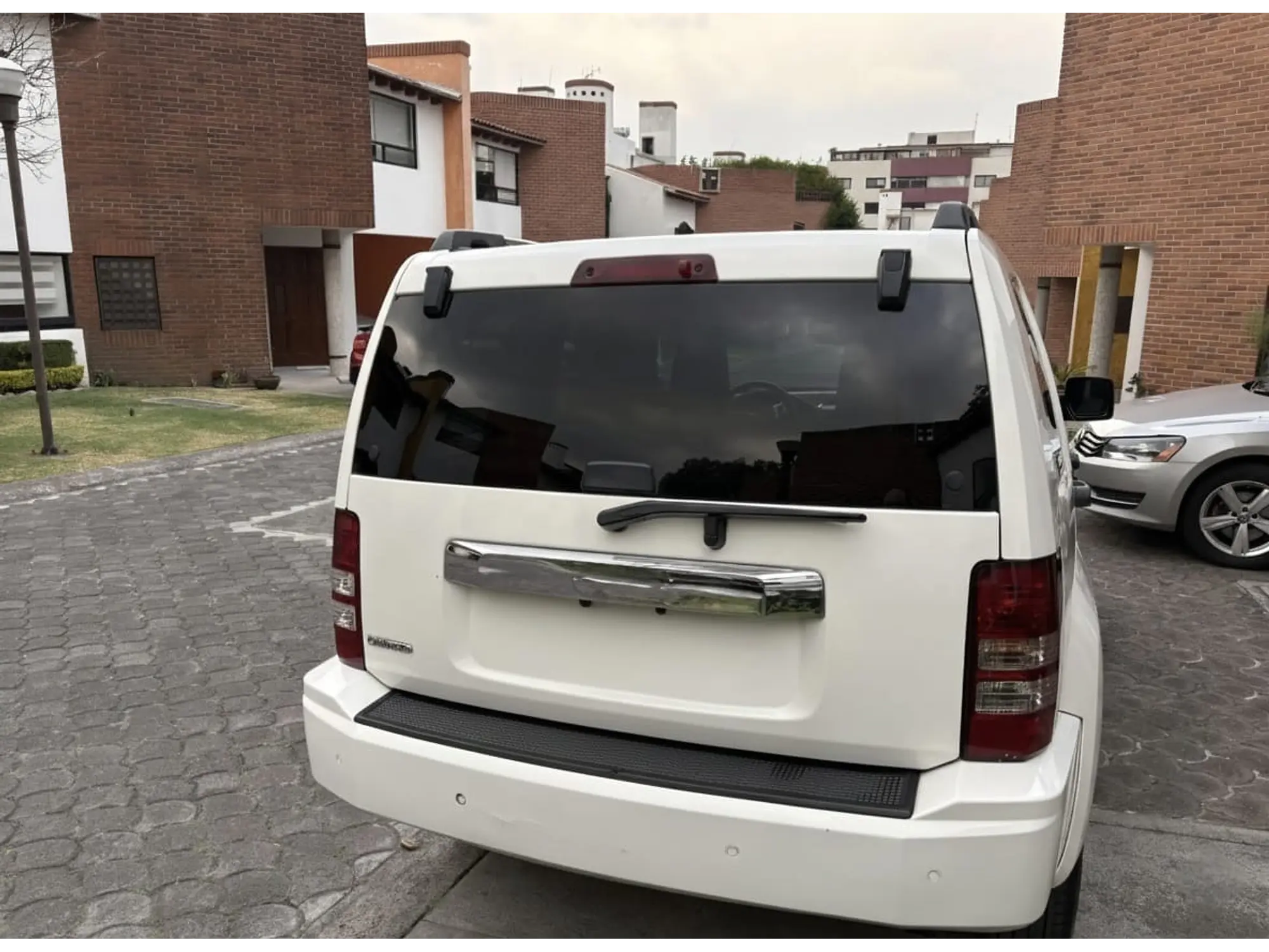 JEEP LIBERTY 3.7 LIMITED BASE 4X2 MT 2009 4