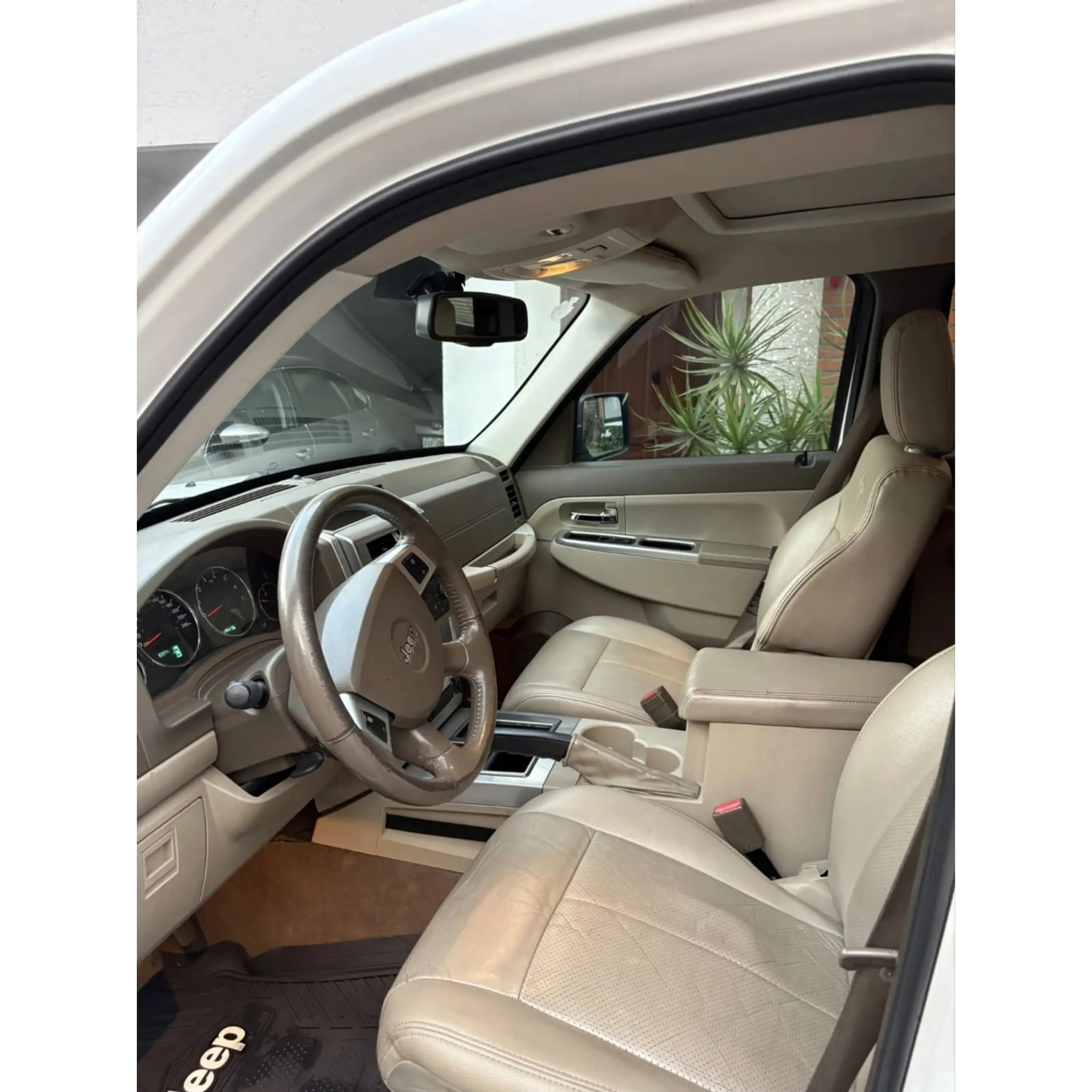 JEEP LIBERTY 3.7 LIMITED BASE 4X2 MT 2009 8