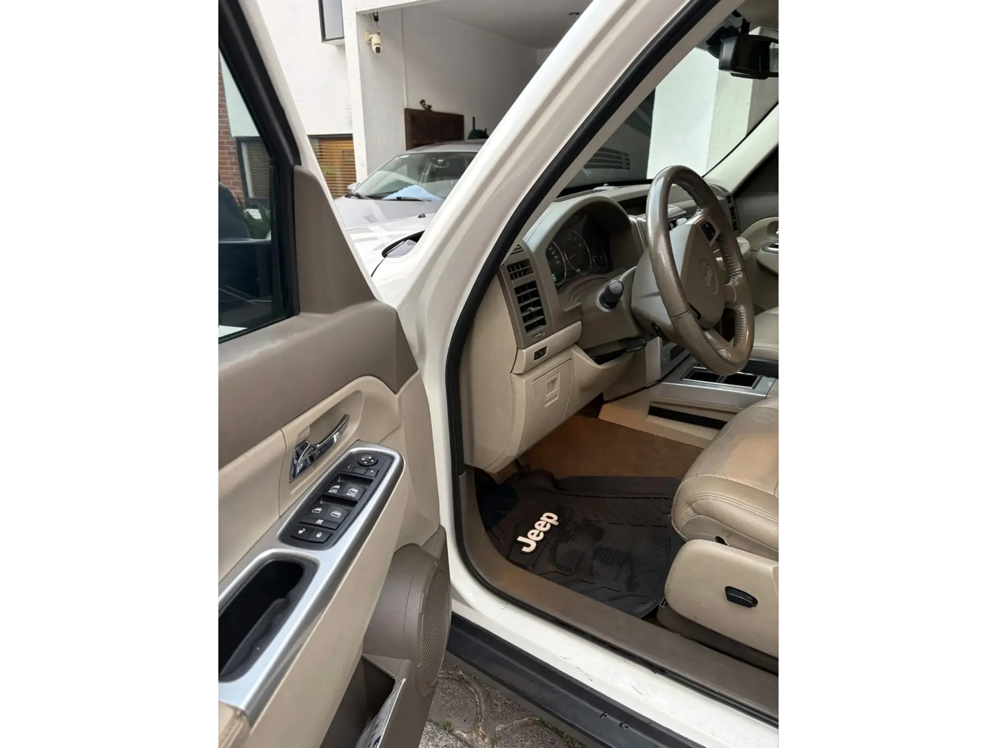 JEEP LIBERTY 3.7 LIMITED BASE 4X2 MT 2009 9