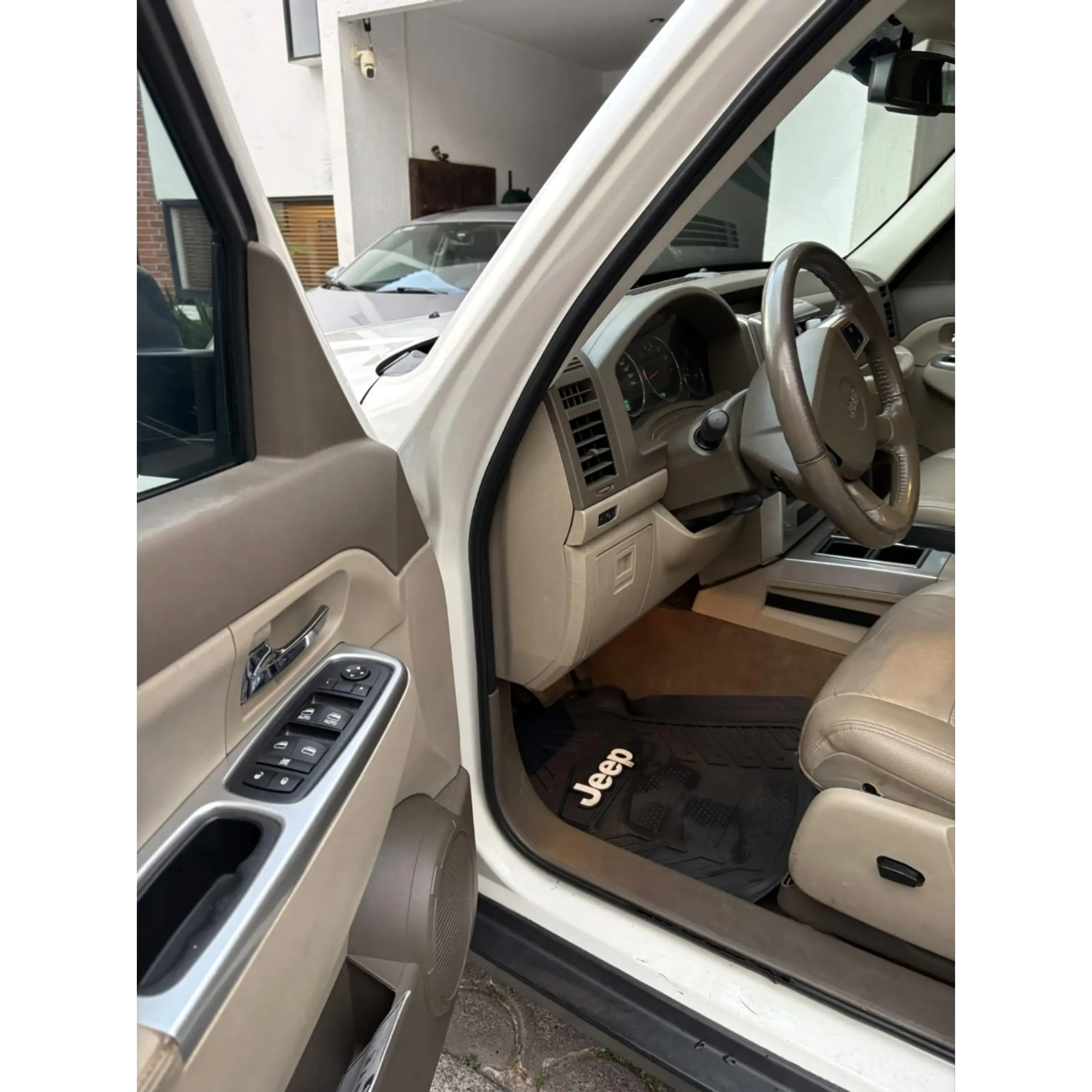 JEEP LIBERTY 3.7 LIMITED BASE 4X2 MT 2009 9