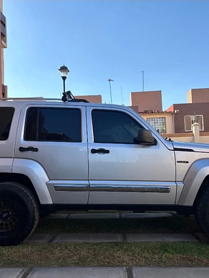 JEEP LIBERTY 3.7 LIMITED 4X4 MT 2013