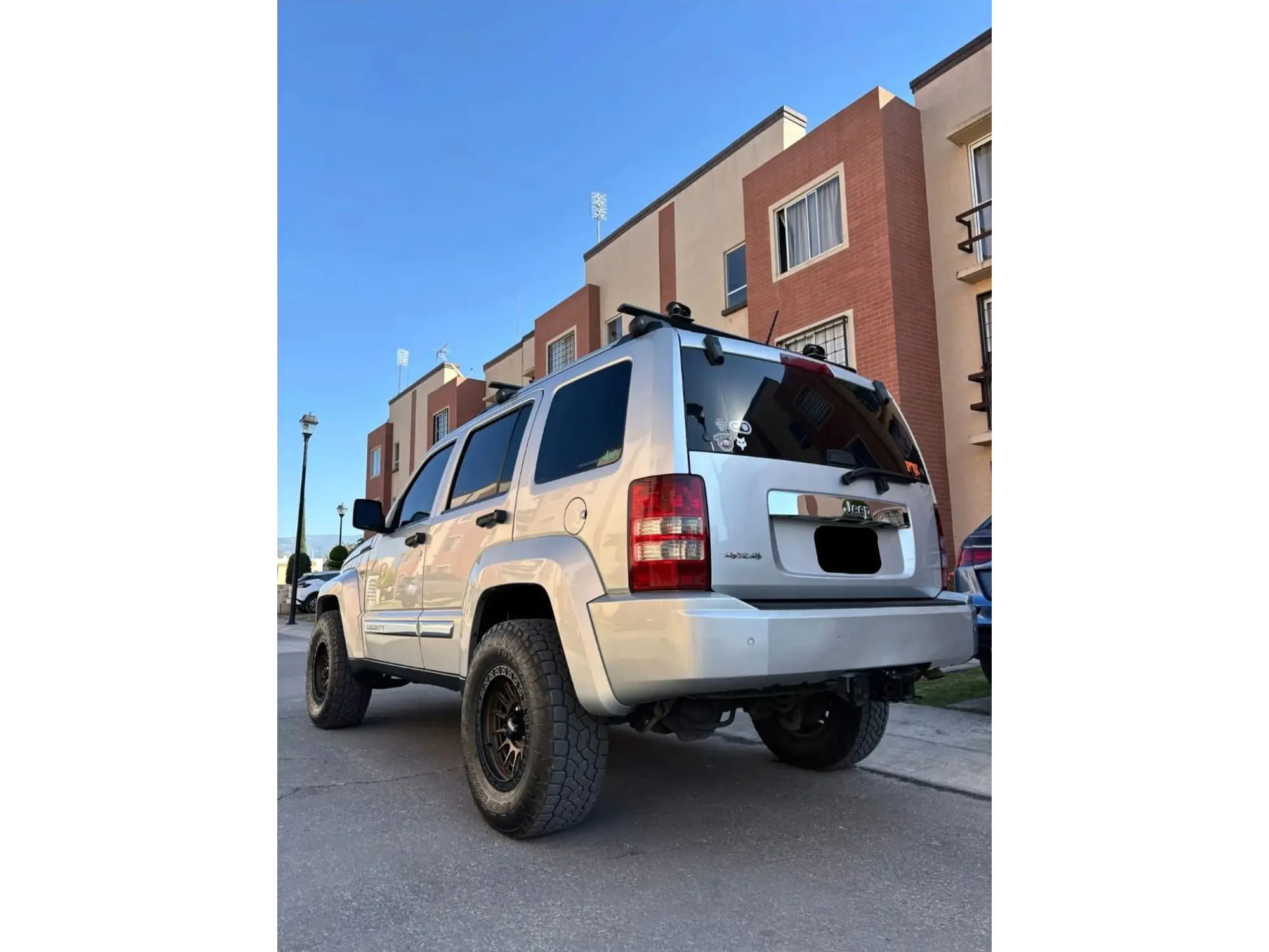 JEEP LIBERTY 3.7 LIMITED 4X4 MT 2013 4