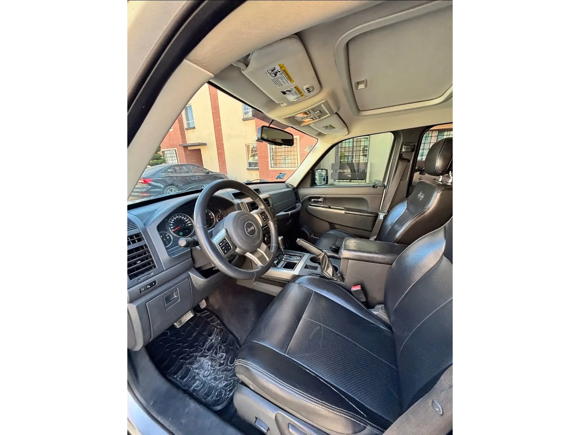 JEEP LIBERTY 3.7 LIMITED 4X4 MT 2013 9
