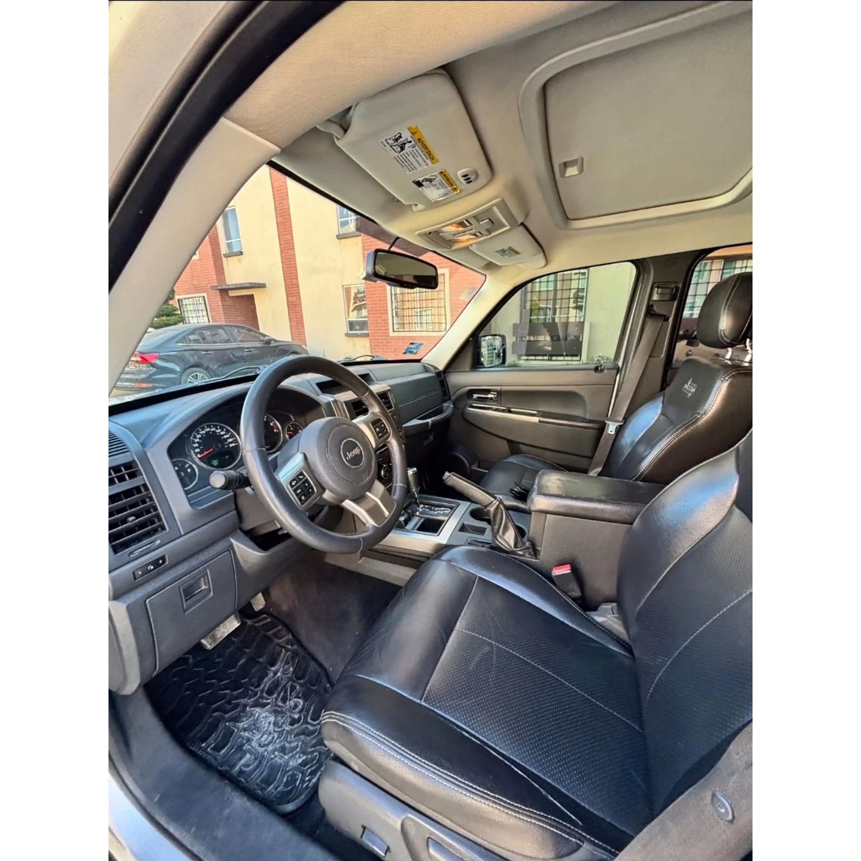 JEEP LIBERTY 3.7 LIMITED 4X4 MT 2013 9