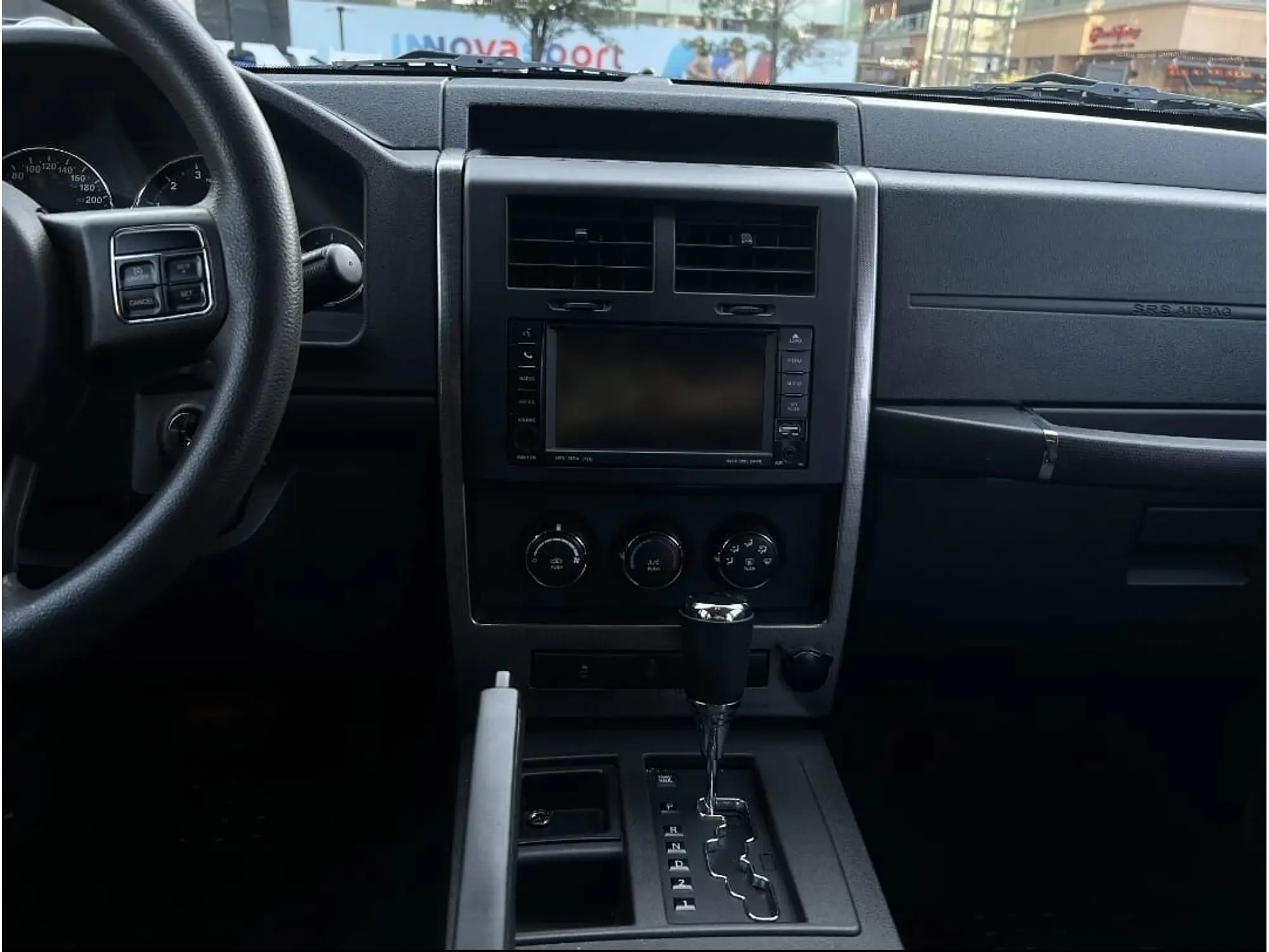JEEP LIBERTY 3.7 SPORT 4X2 AT 2011 6