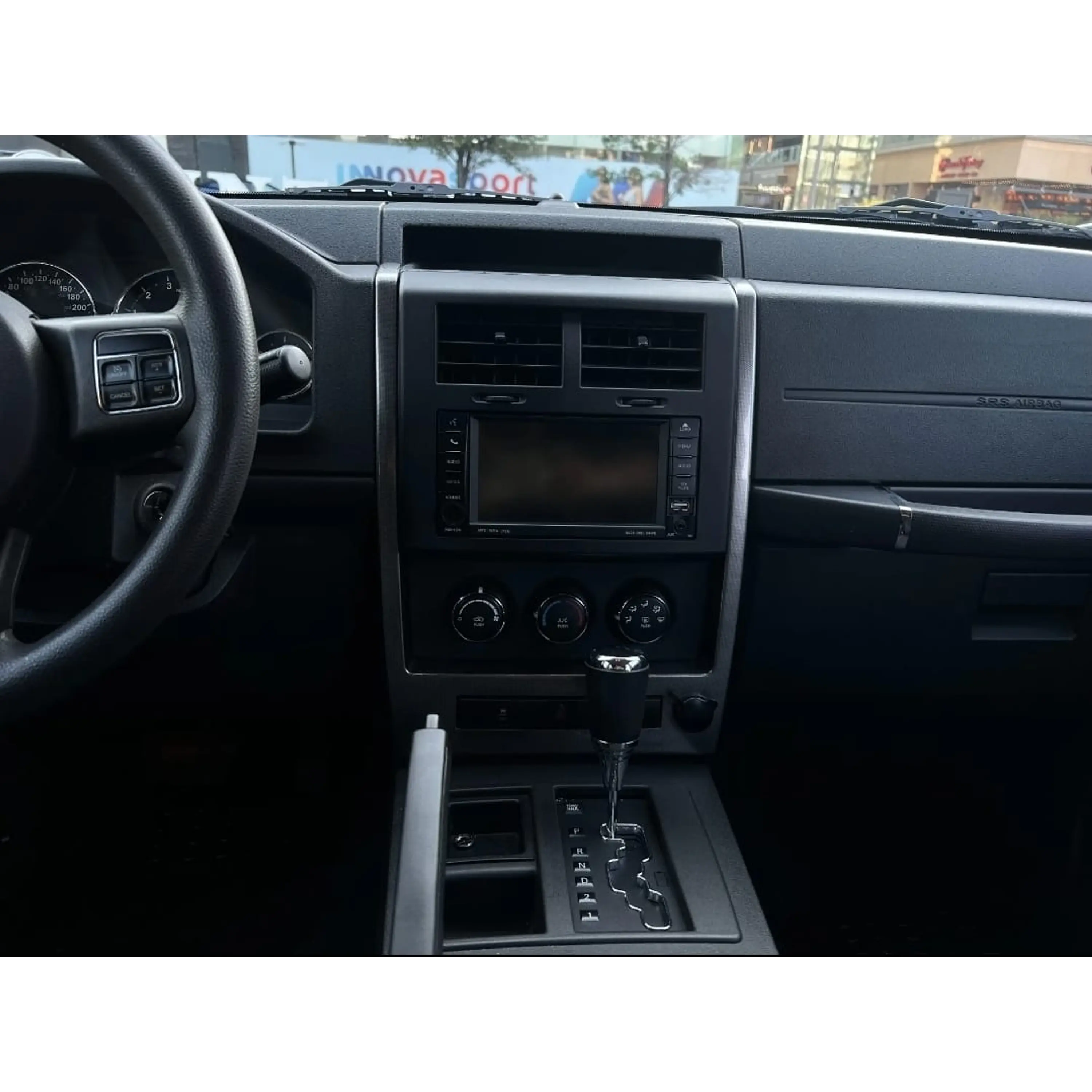JEEP LIBERTY 3.7 SPORT 4X2 AT 2011 6