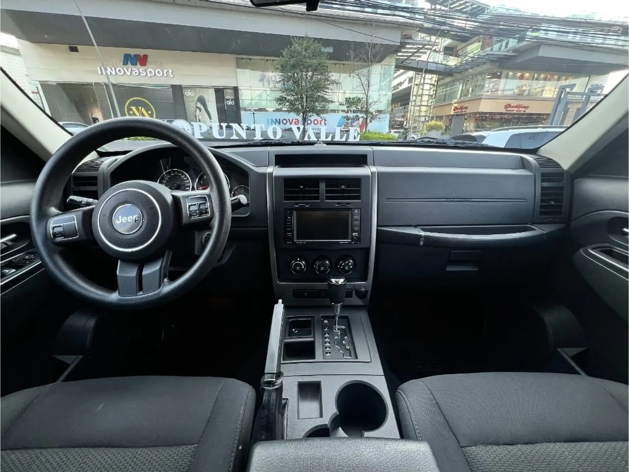 JEEP LIBERTY 3.7 SPORT 4X2 AT 2011 5