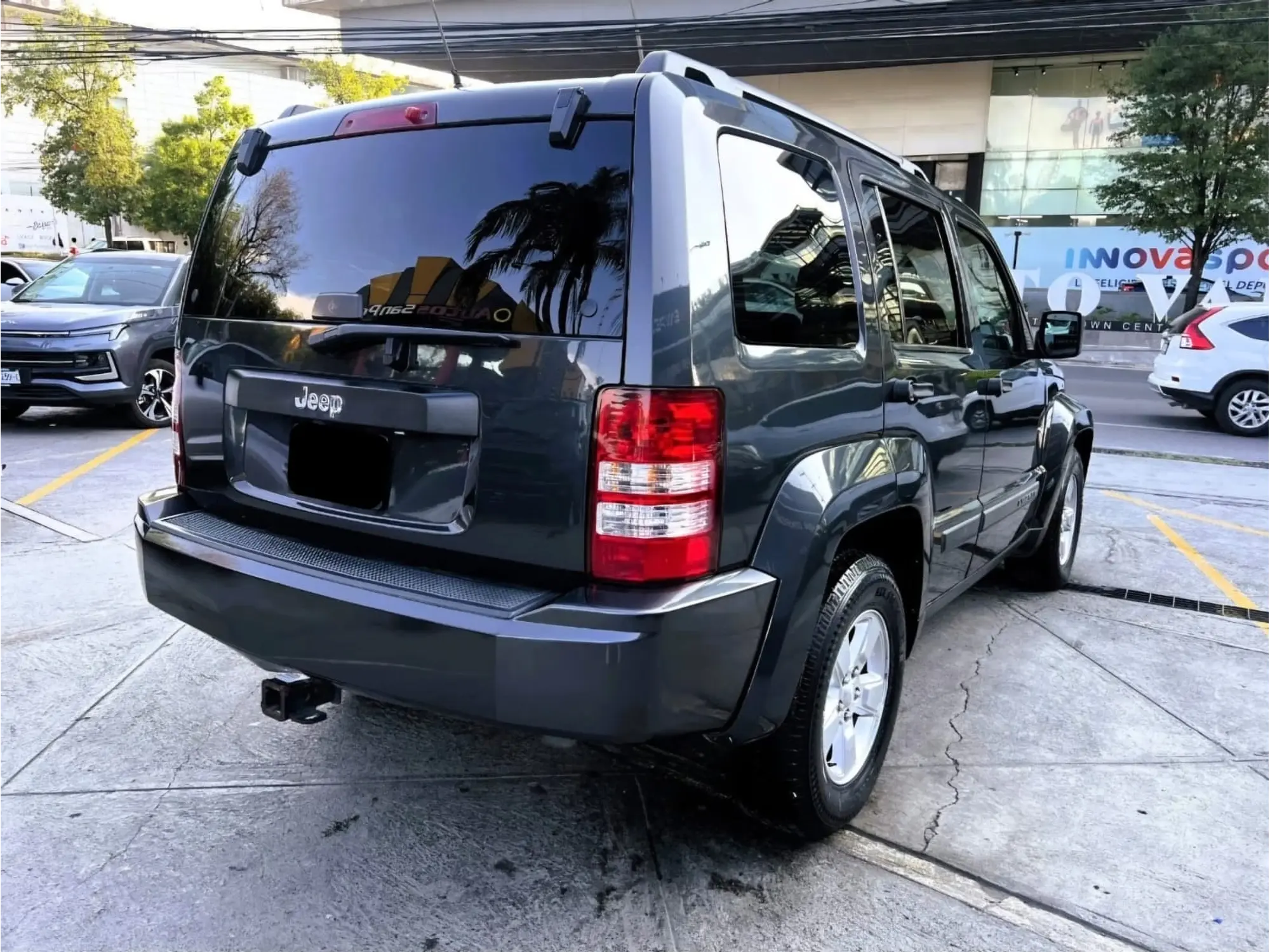 JEEP LIBERTY 3.7 SPORT 4X2 AT 2011 4