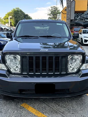 JEEP LIBERTY 3.7 SPORT 4X2 AT 2011