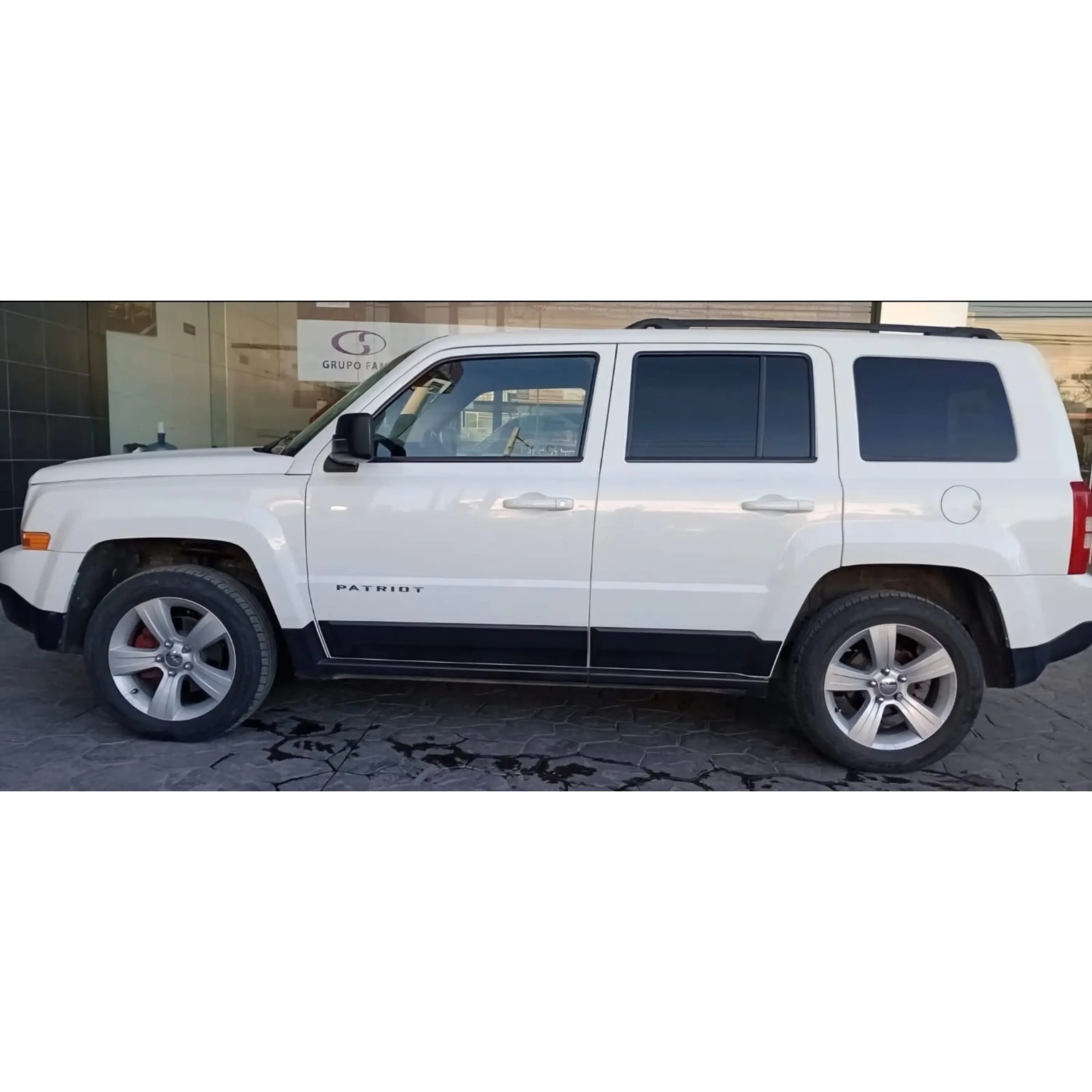 JEEP PATRIOT 2.4 LATITUDE 4X2 AT 2016 3