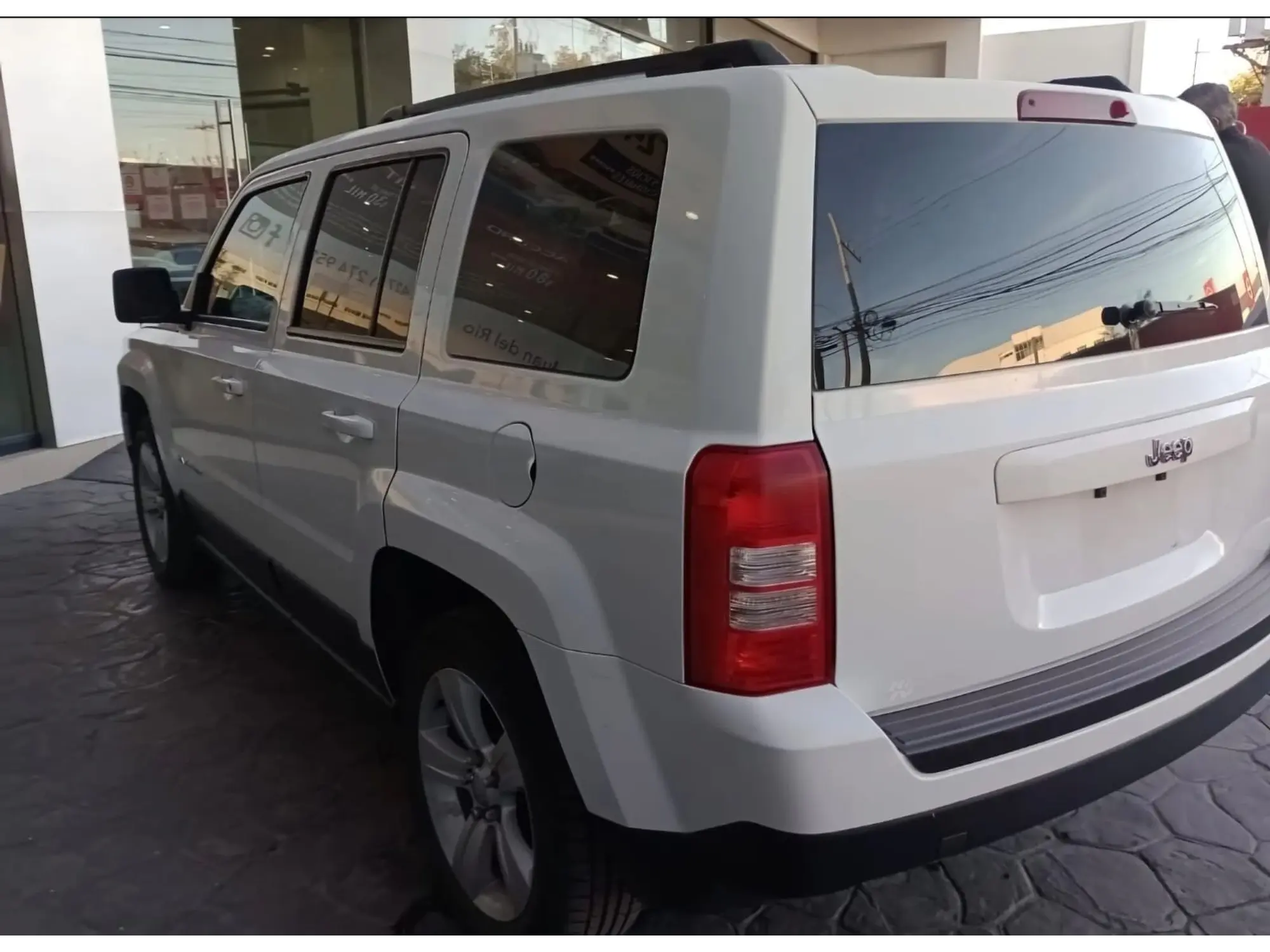 JEEP PATRIOT 2.4 LATITUDE 4X2 AT 2016 4