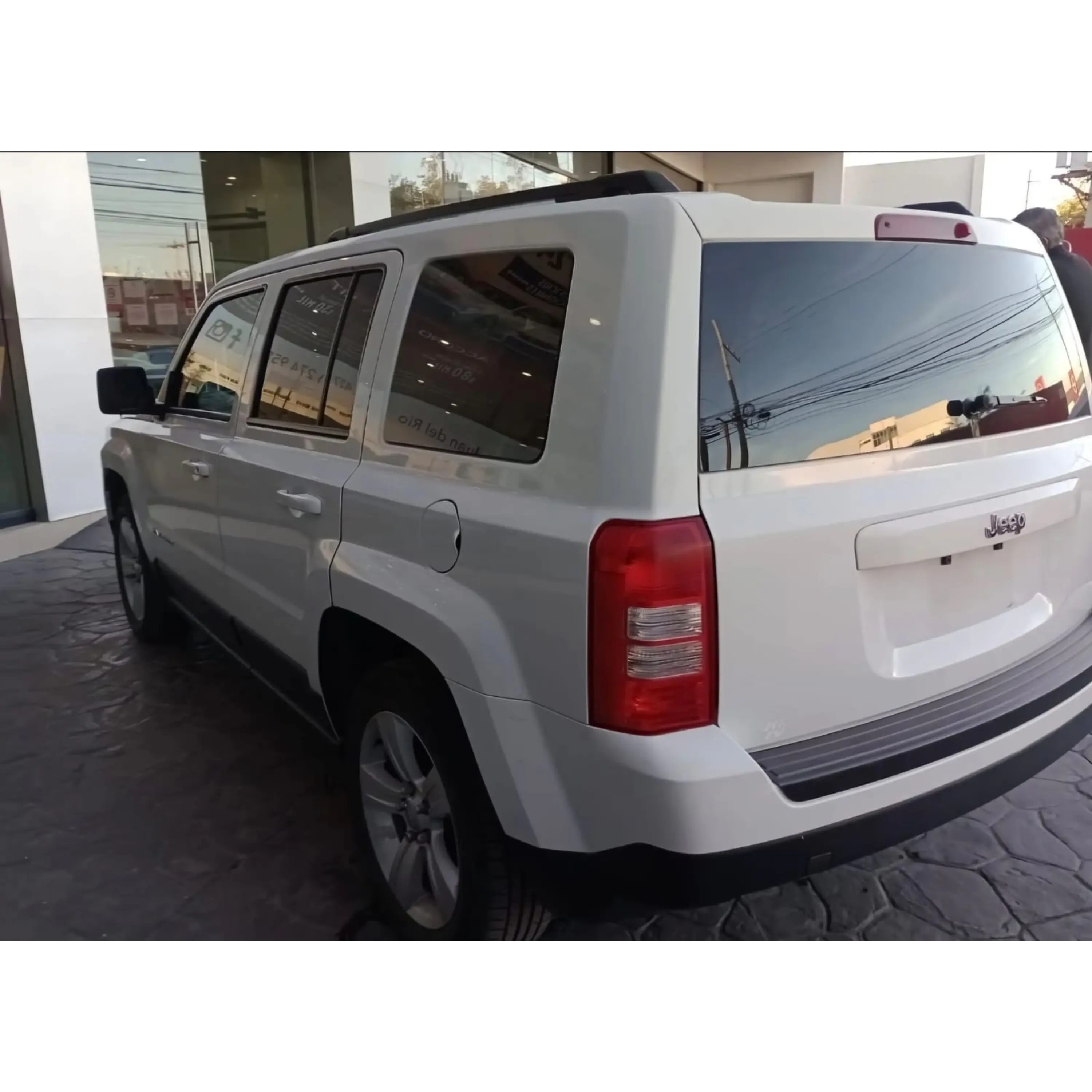 JEEP PATRIOT 2.4 LATITUDE 4X2 AT 2016 4