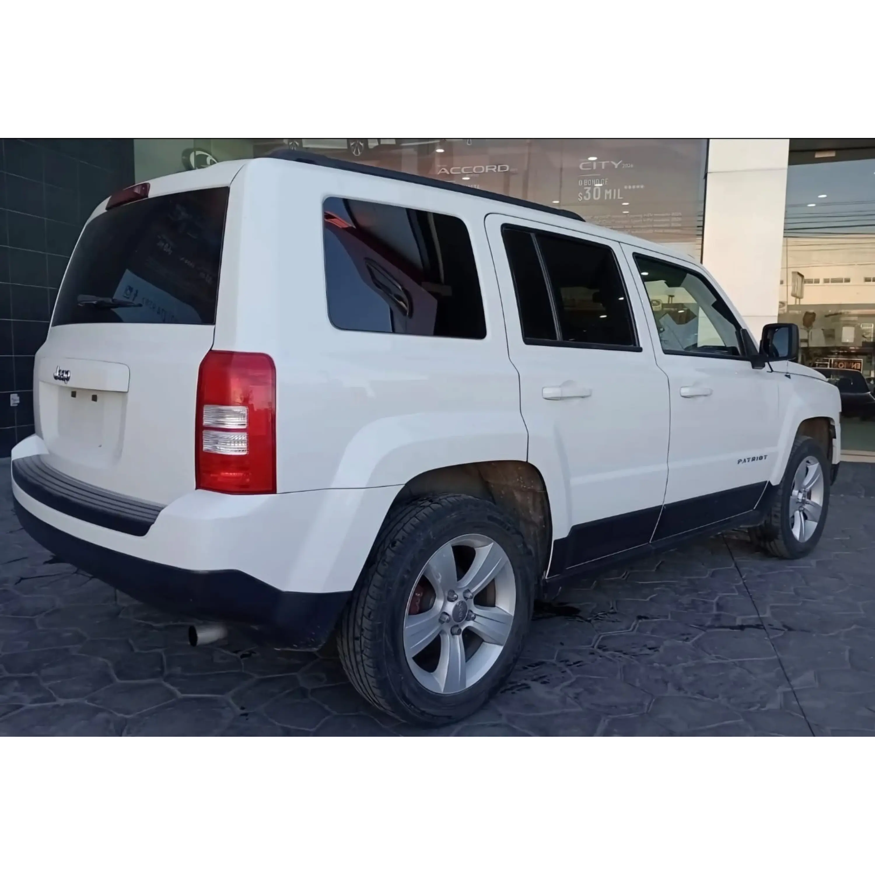 JEEP PATRIOT 2.4 LATITUDE 4X2 AT 2016 7