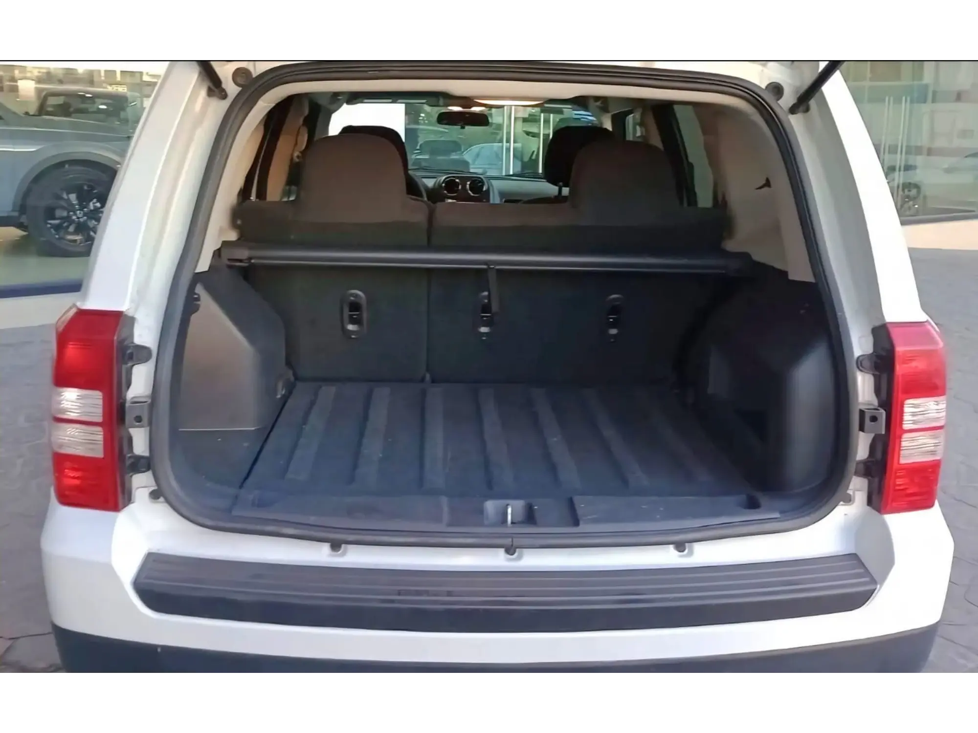 JEEP PATRIOT 2.4 LATITUDE 4X2 AT 2016 6