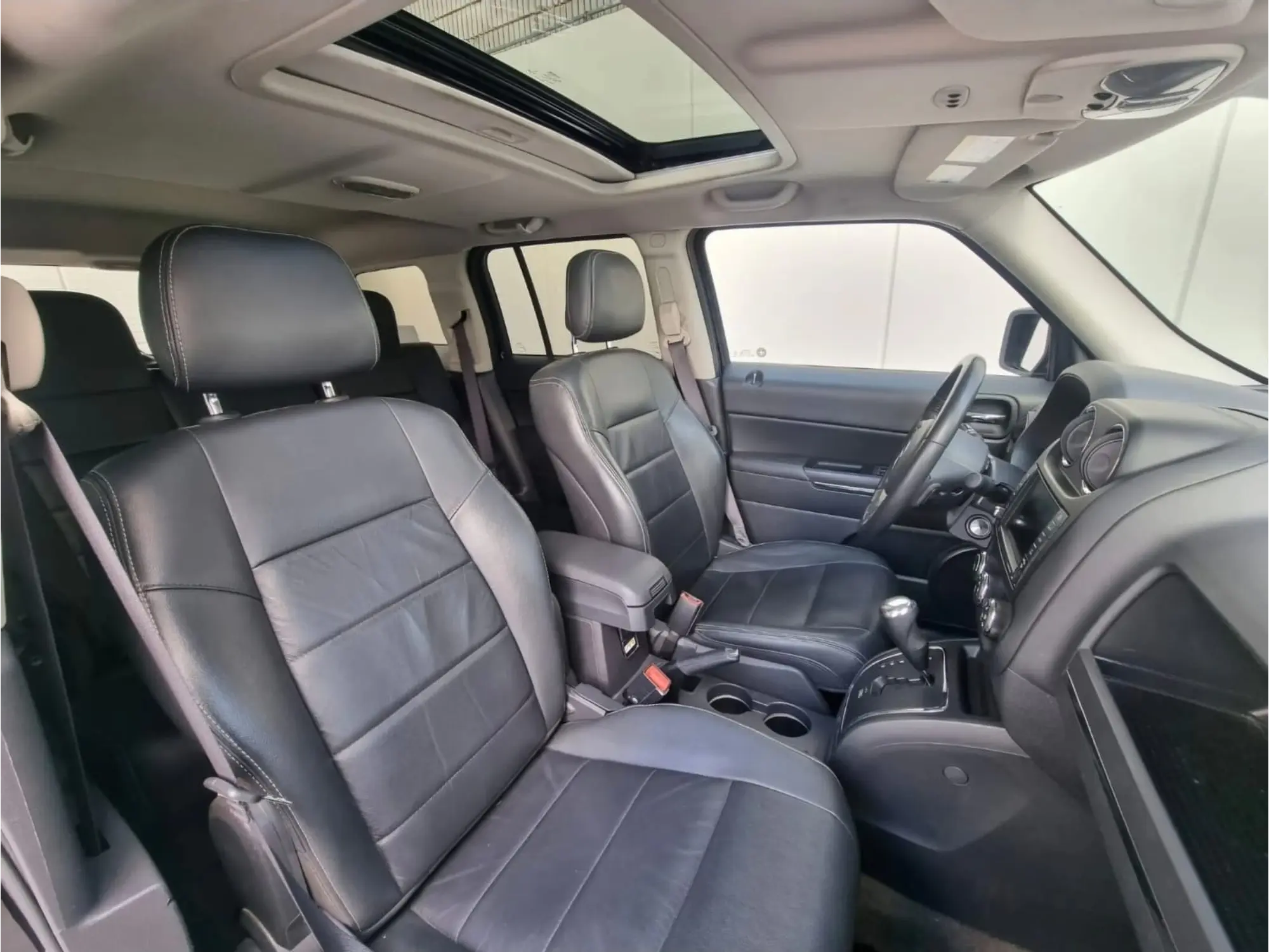 JEEP PATRIOT 2.4 LIMITED 4X2 AT 2017 8