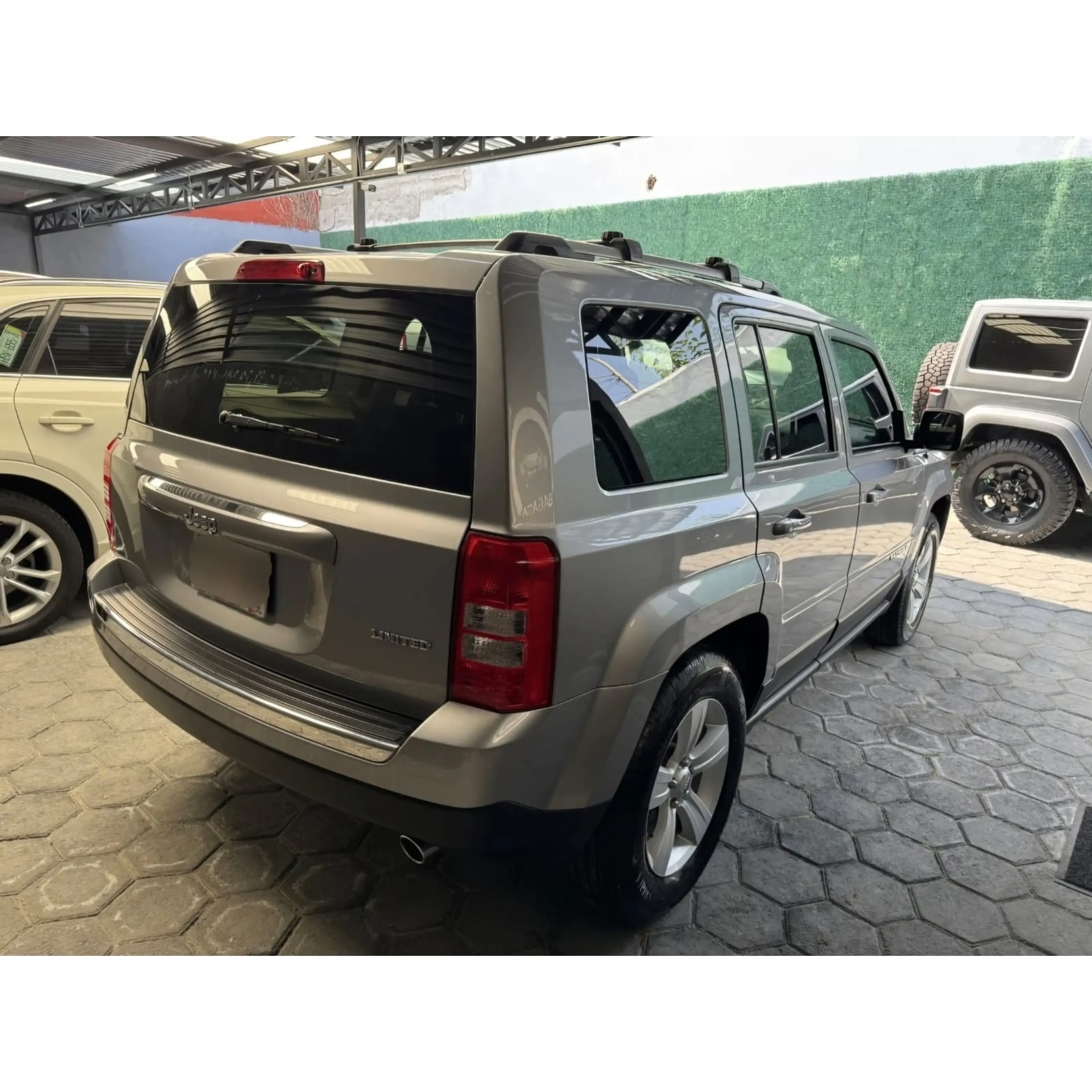 JEEP PATRIOT 2.5 LIMITED 4X2 AT 2017 5