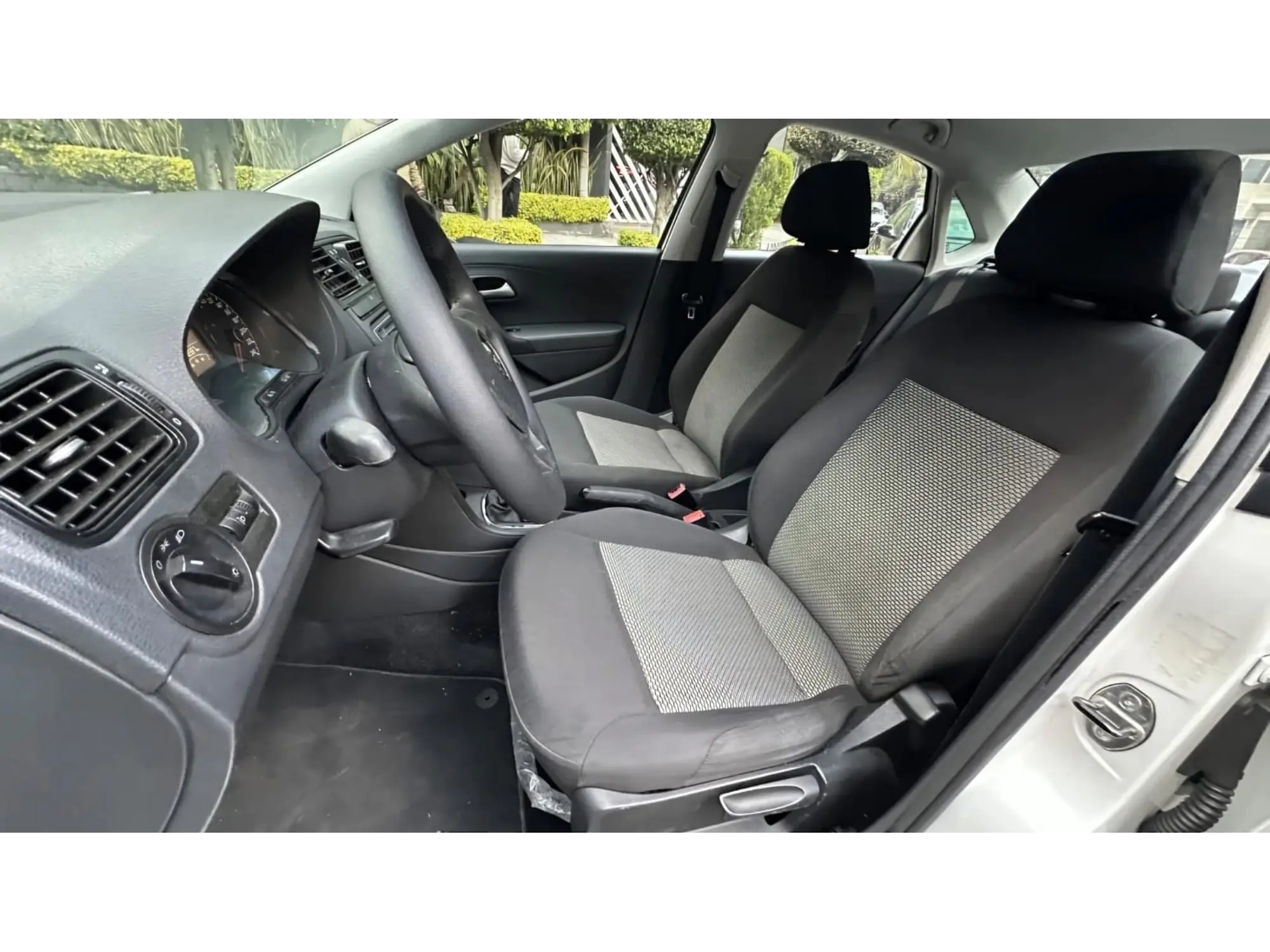 VOLKSWAGEN VENTO 1.6 STARLINE MT 2018 10