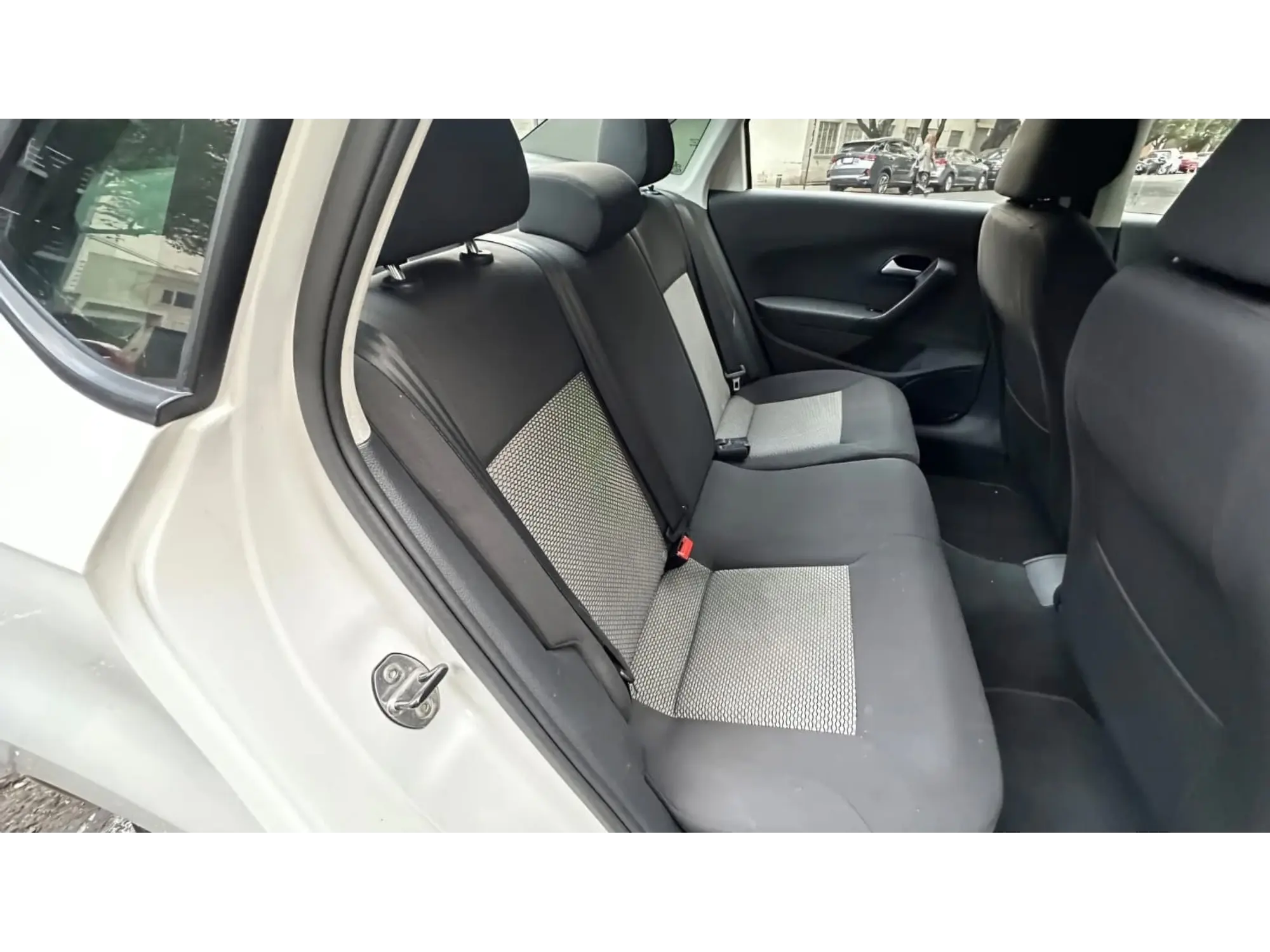 VOLKSWAGEN VENTO 1.6 STARLINE MT 2018 11