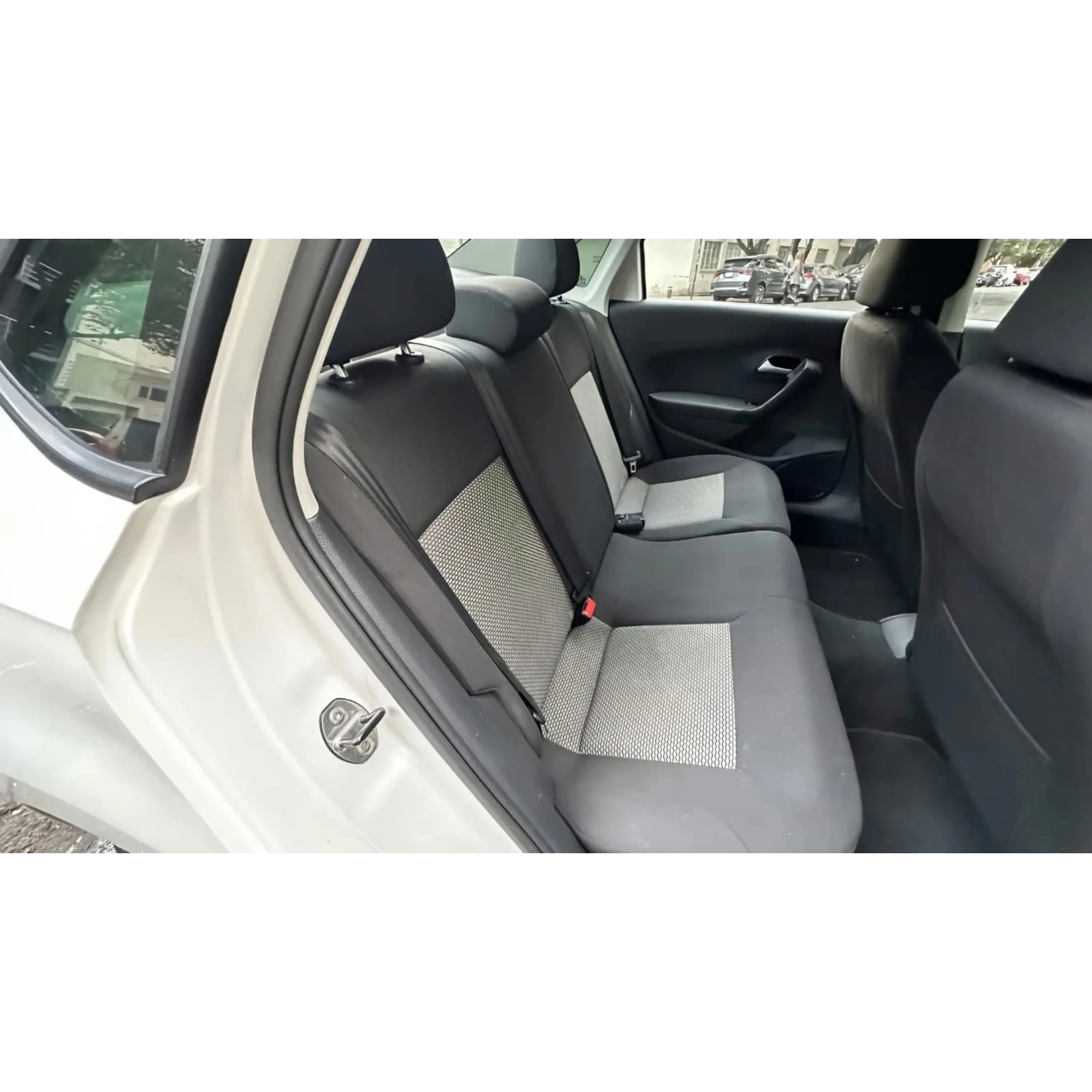 VOLKSWAGEN VENTO 1.6 STARLINE MT 2018 11