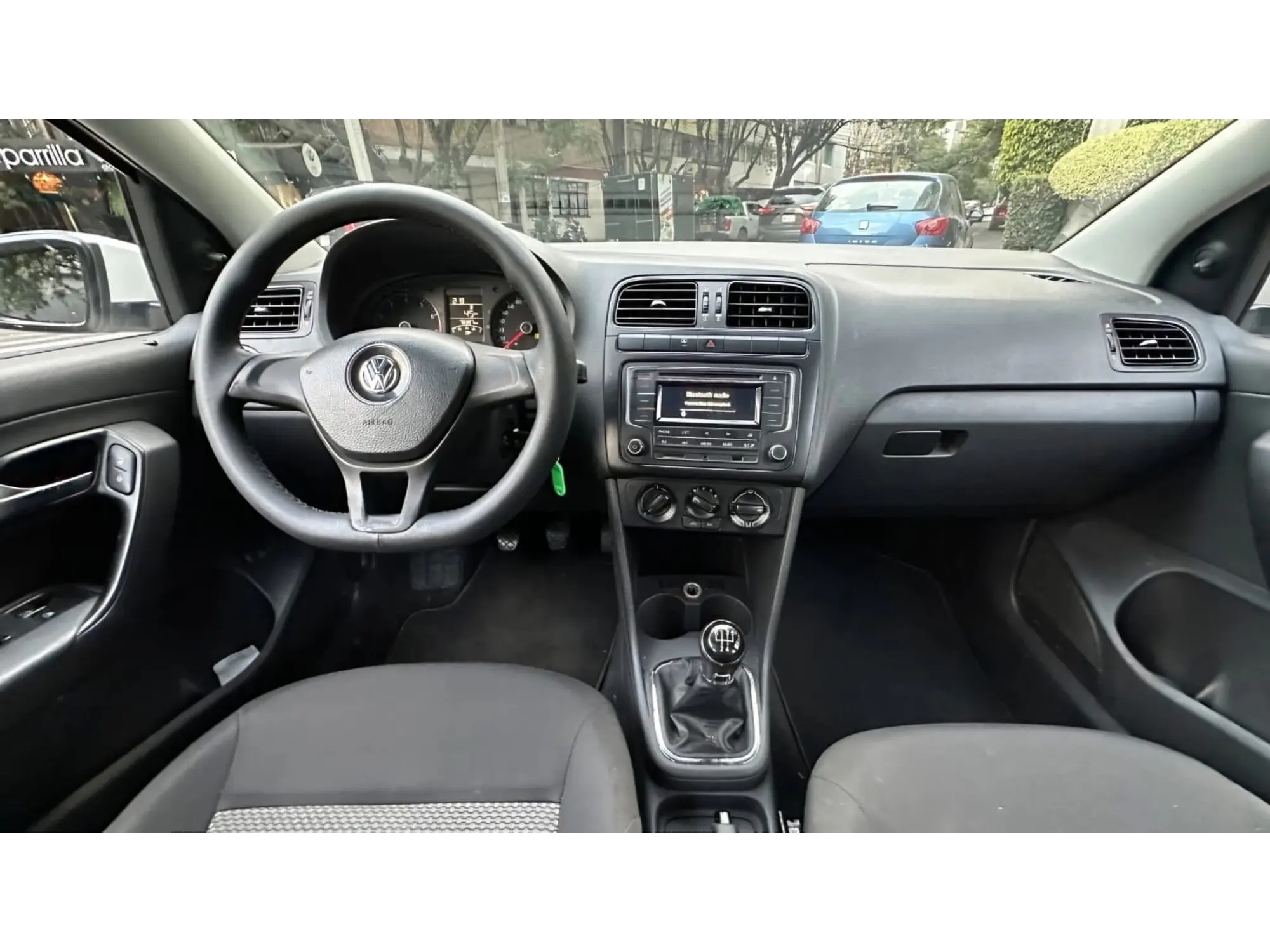 VOLKSWAGEN VENTO 1.6 STARLINE MT 2018 9