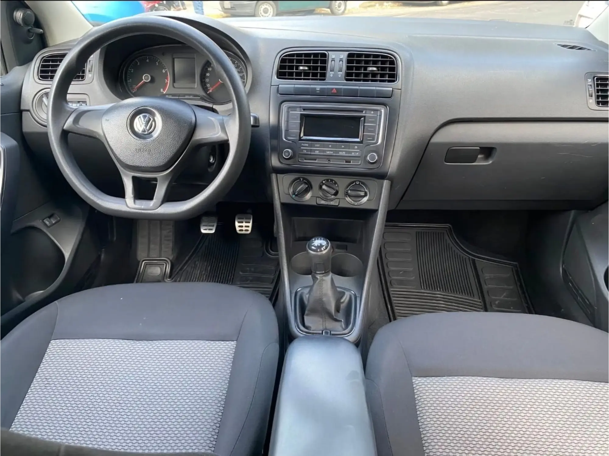 Volkswagen Vento 1.6 Comfortline MT 2018 7