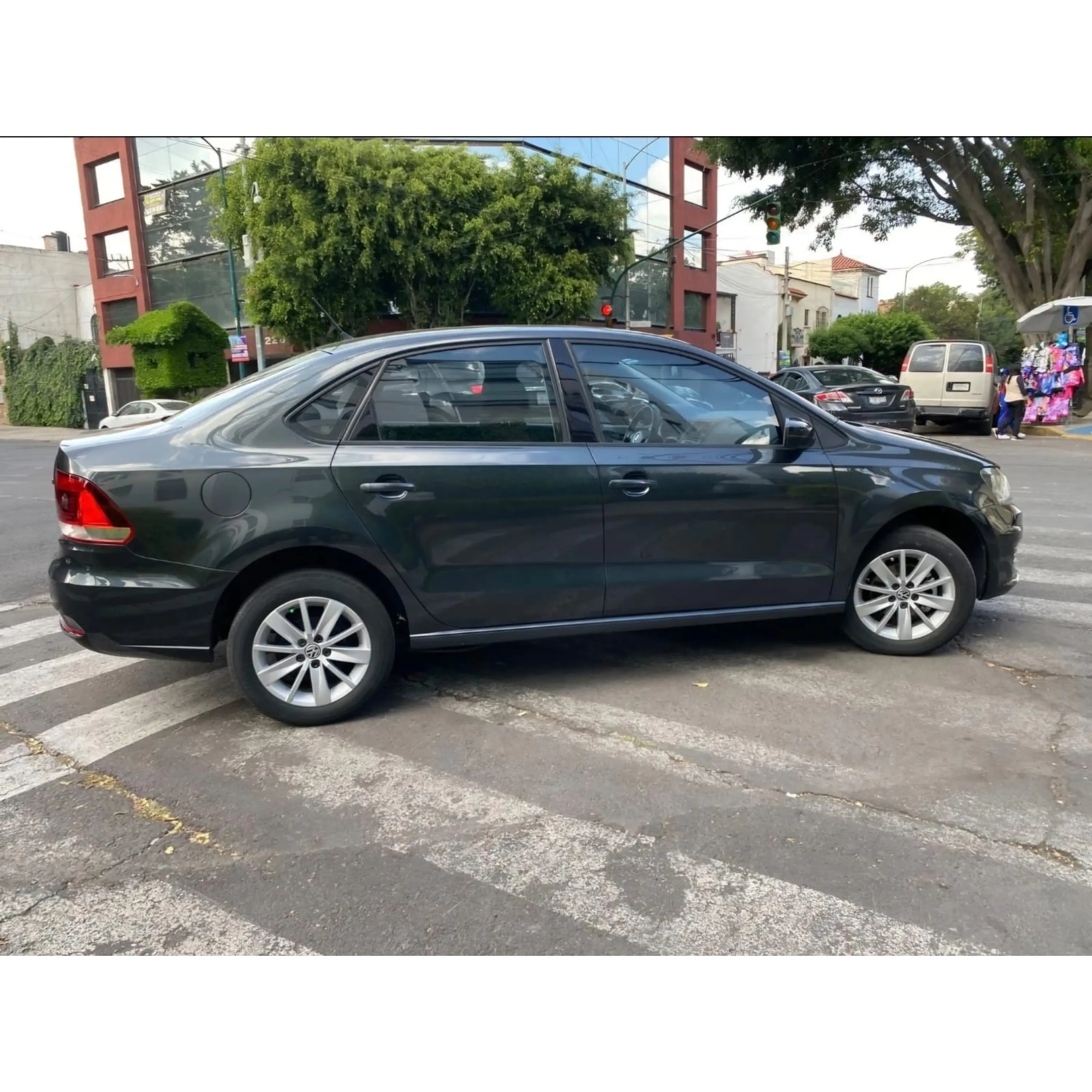 Volkswagen Vento 1.6 Comfortline MT 2018 4